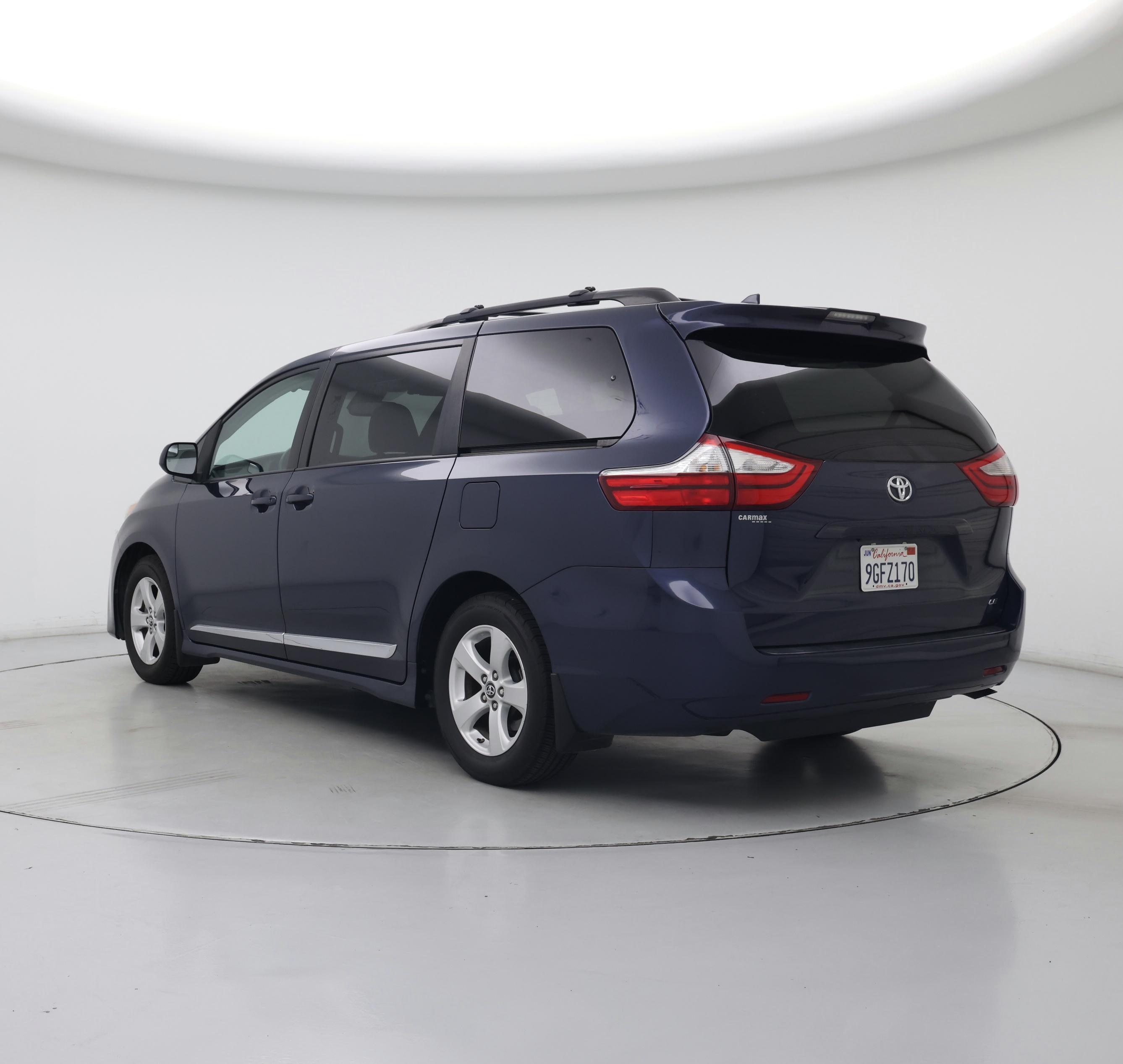 Thumbnail: 2019 Toyota Sienna - 2