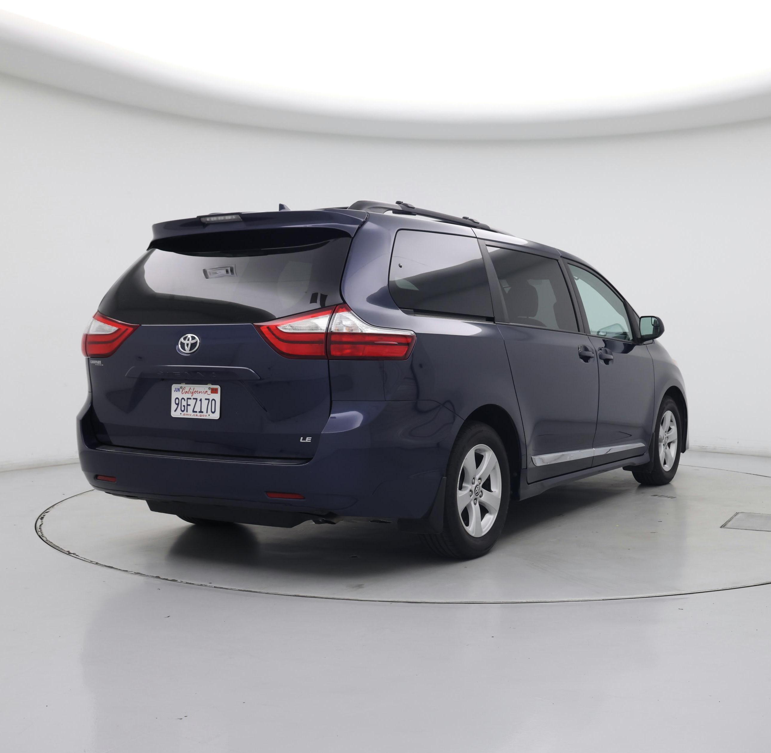 Thumbnail: 2019 Toyota Sienna - 8