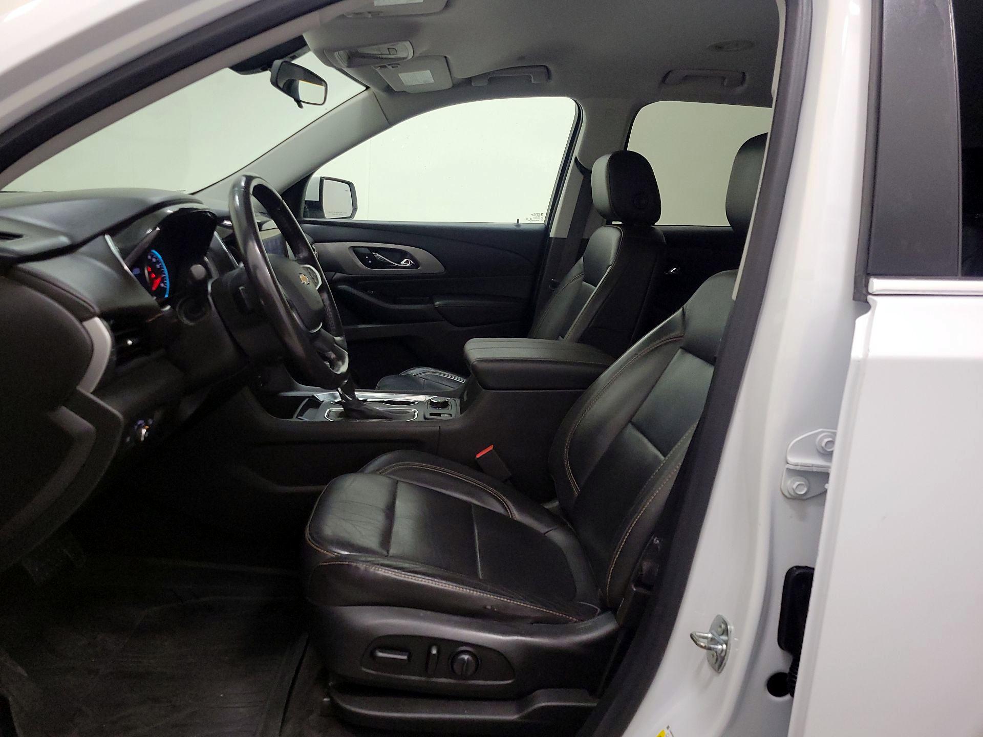 Thumbnail: 2020 Chevrolet Traverse - 11