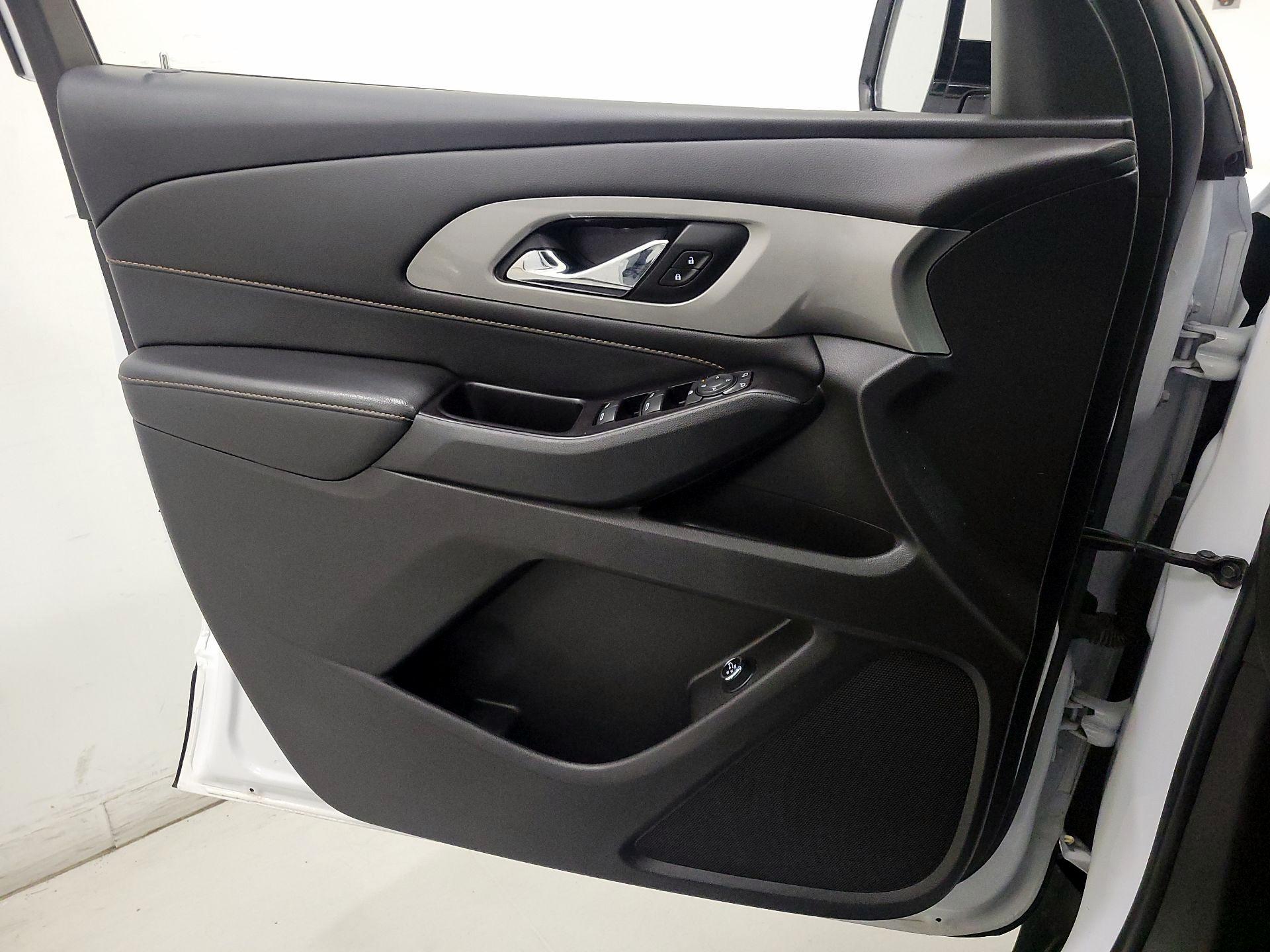 Thumbnail: 2020 Chevrolet Traverse - 12