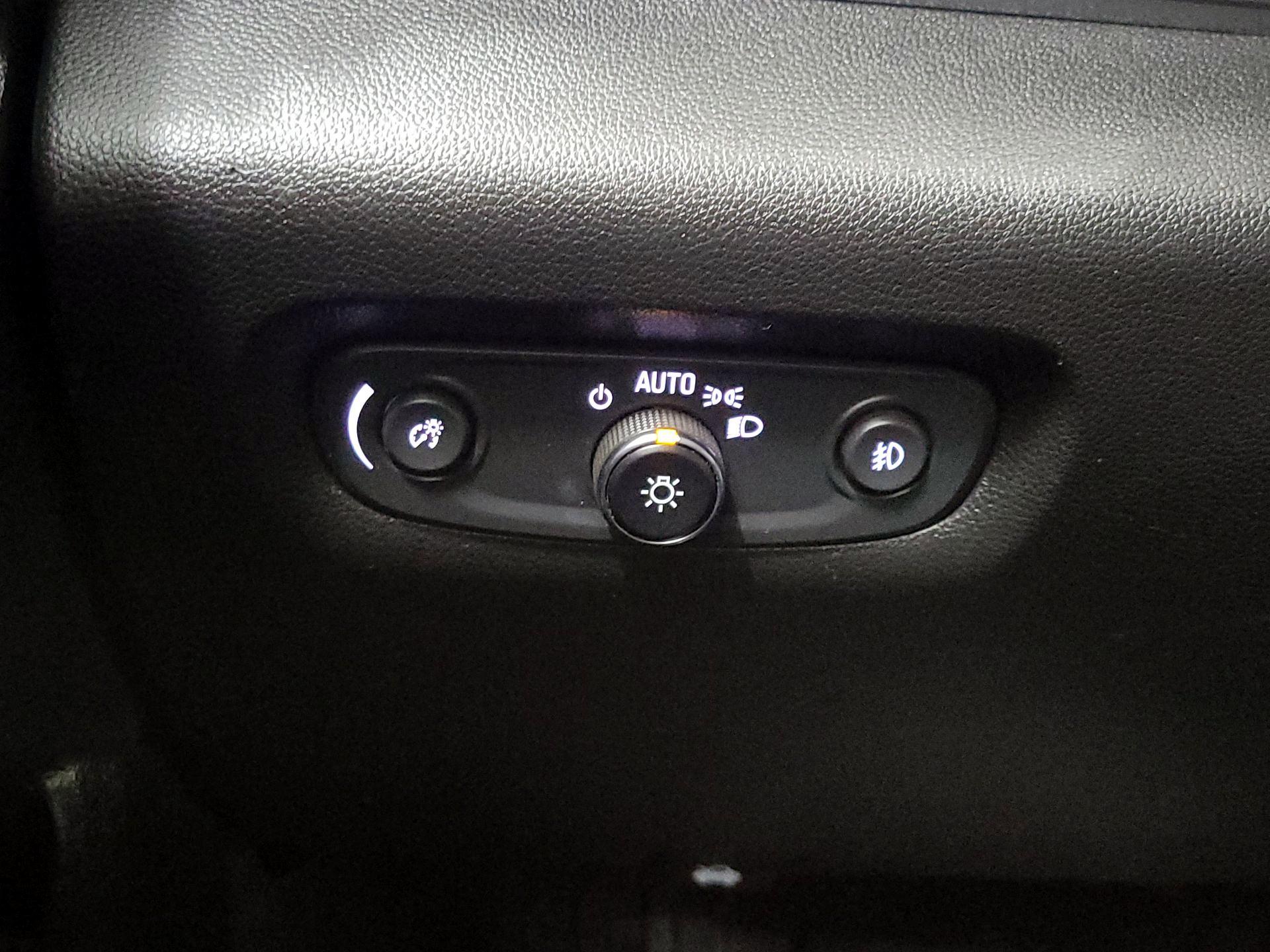 Thumbnail: 2020 Chevrolet Traverse - 13