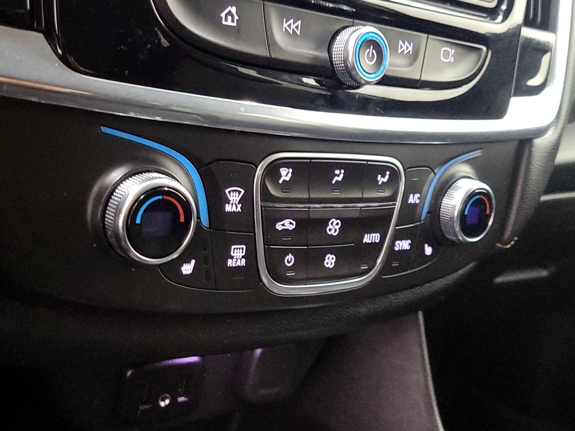 Thumbnail: 2020 Chevrolet Traverse - 16