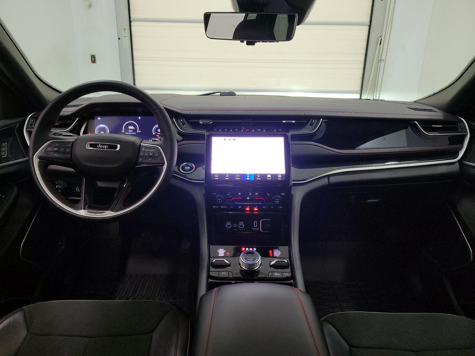 Thumbnail: 2022 Jeep Grand Cherokee - 9