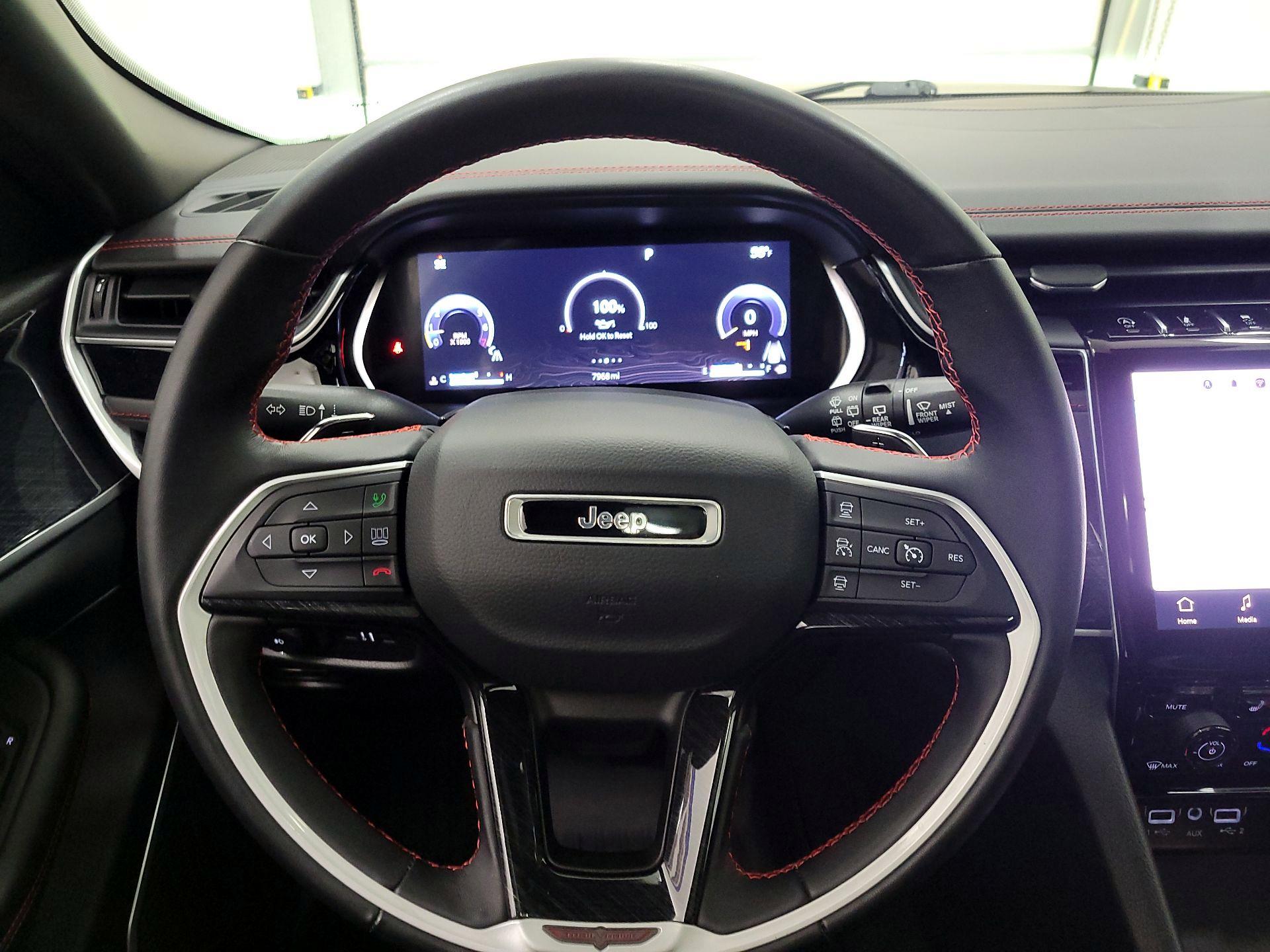 Thumbnail: 2022 Jeep Grand Cherokee - 10