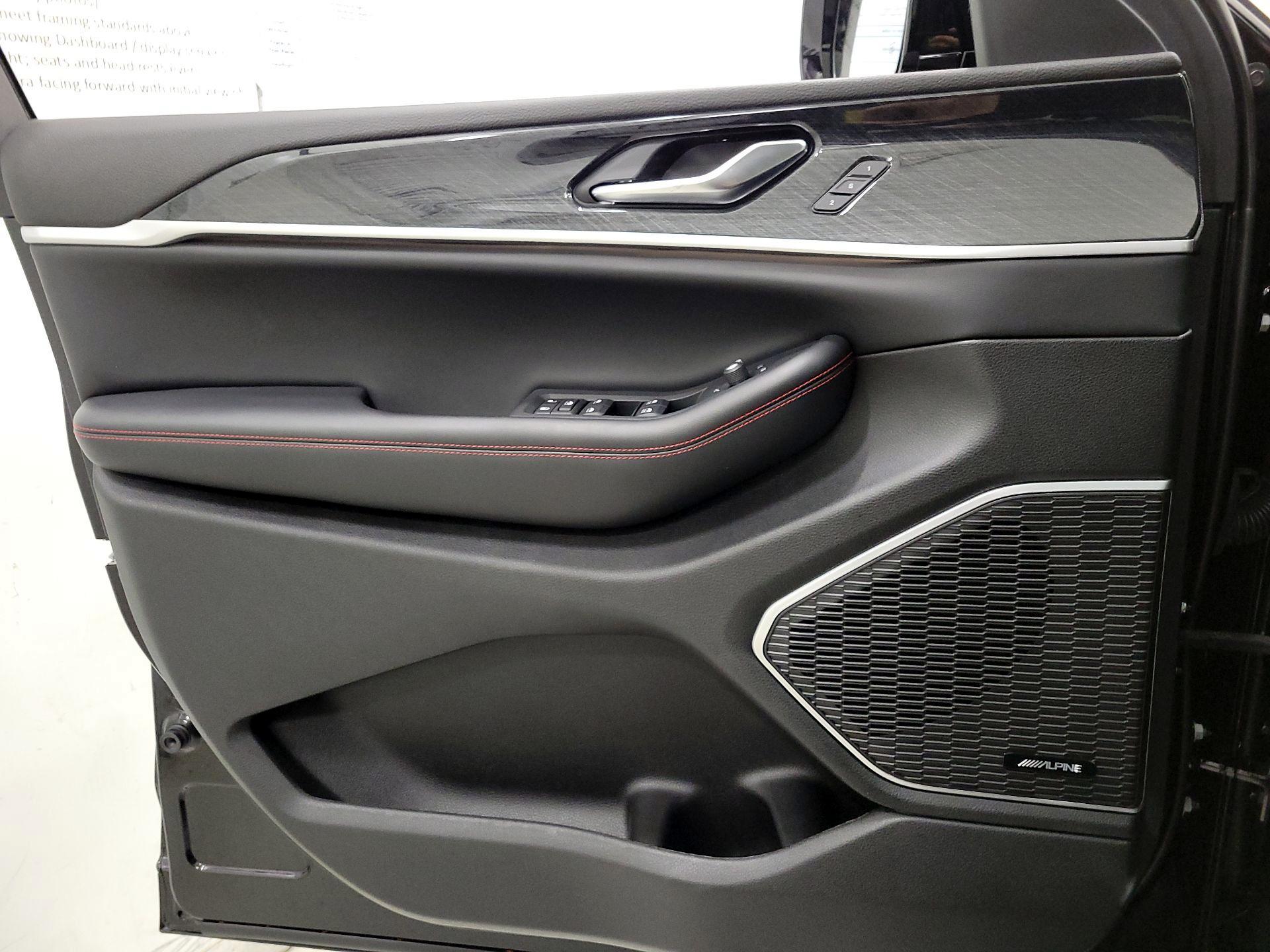 Thumbnail: 2022 Jeep Grand Cherokee - 12