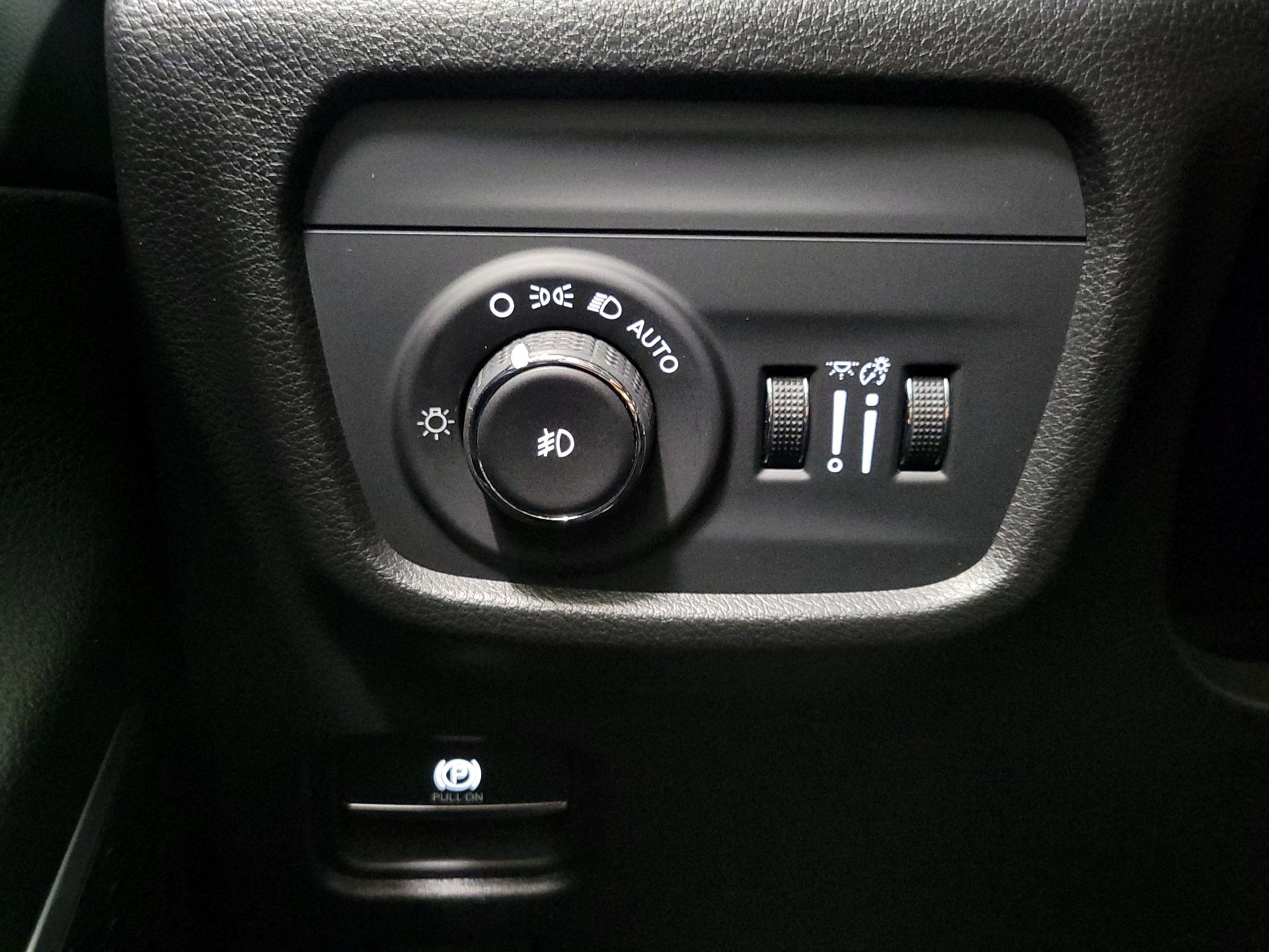 Thumbnail: 2022 Jeep Grand Cherokee - 13