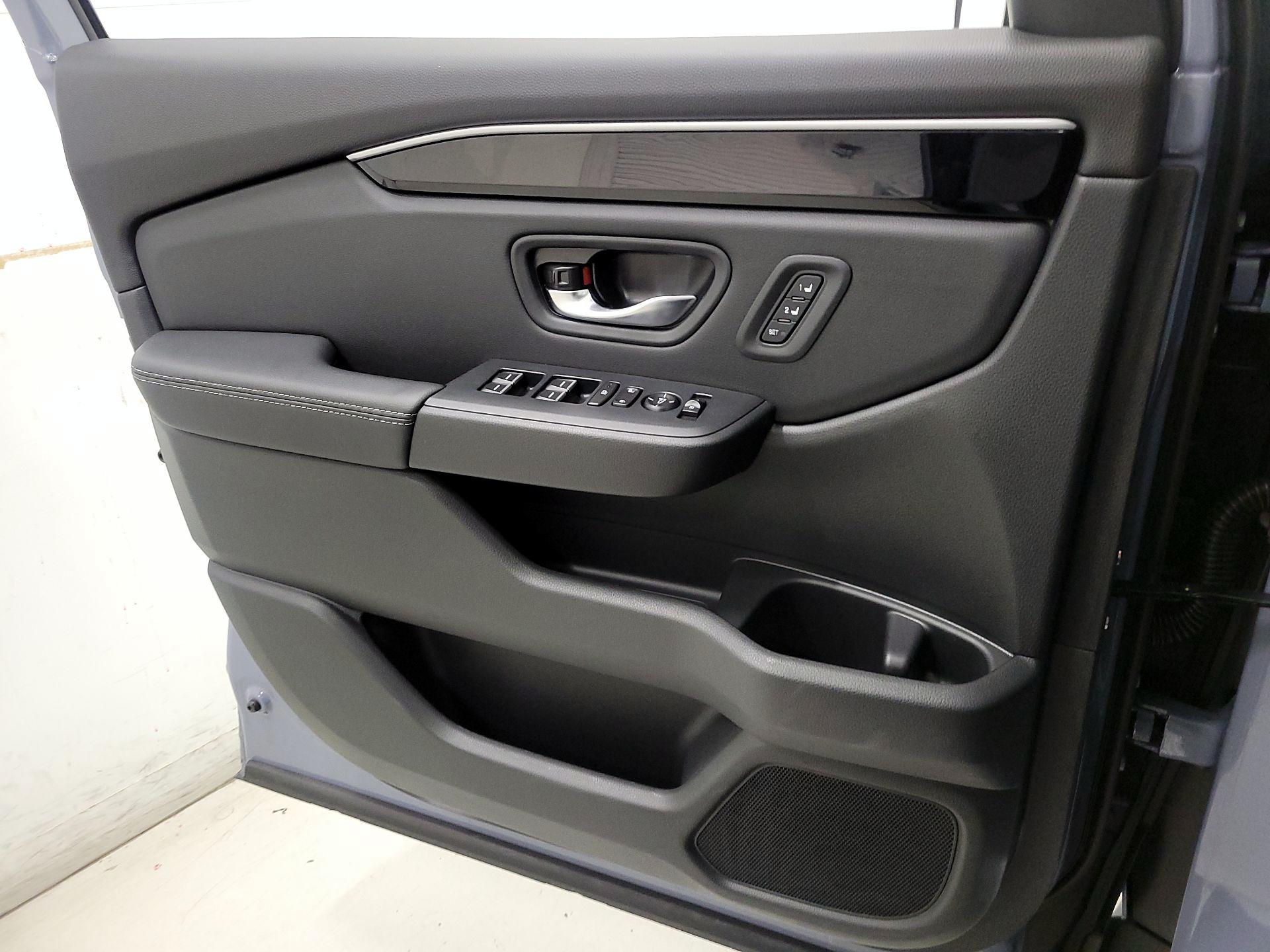 Thumbnail: 2025 Honda Pilot - 12