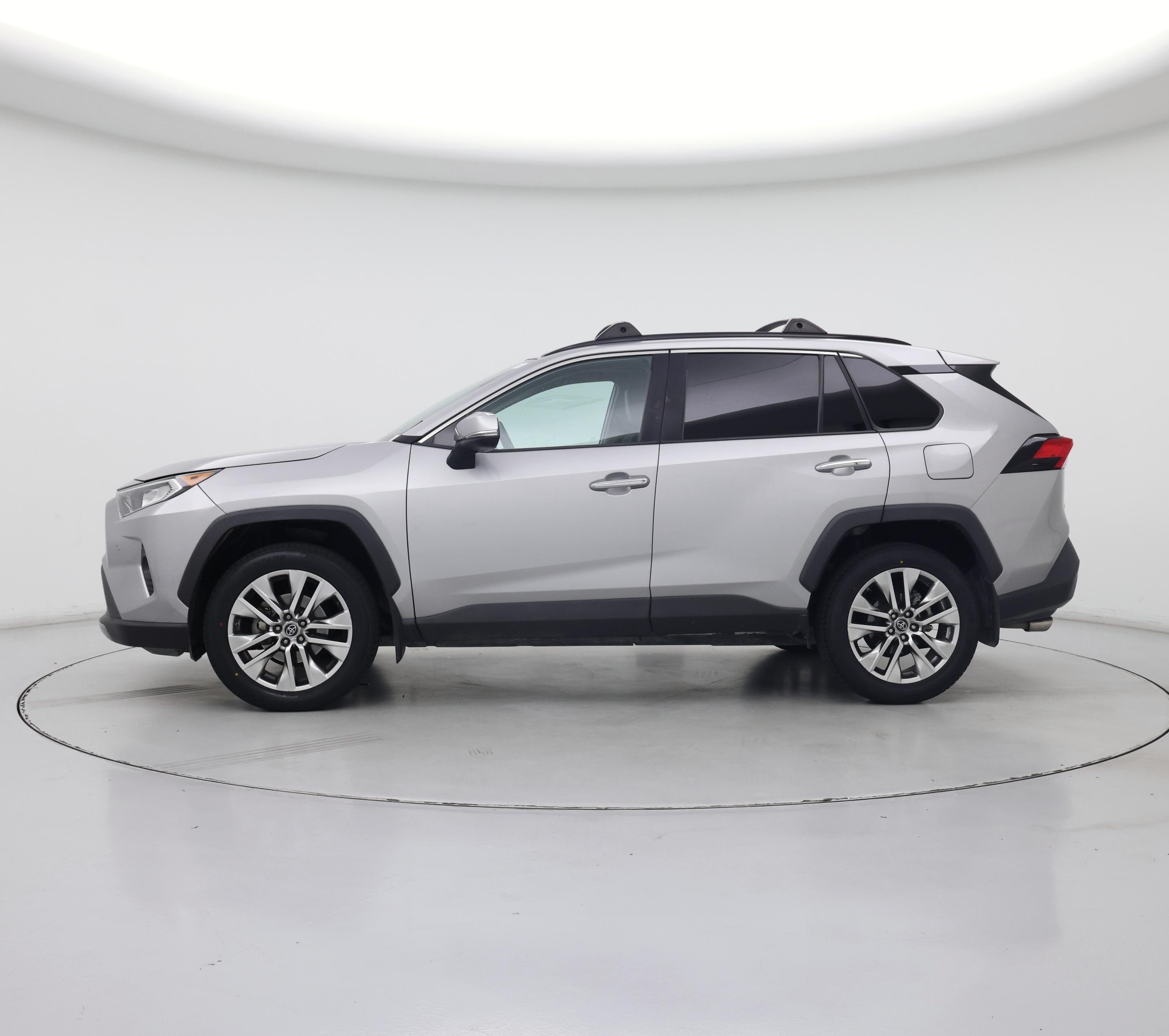 Thumbnail: 2019 Toyota RAV4 - 3