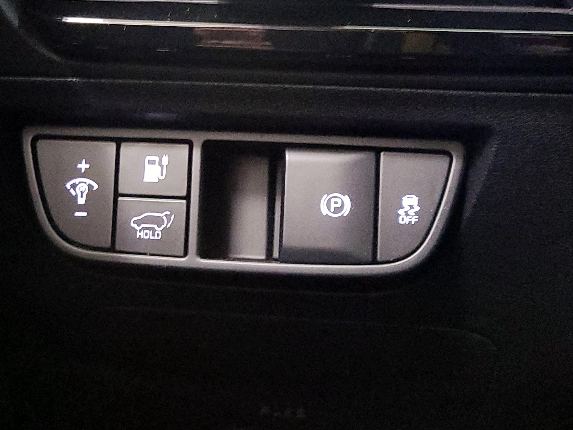 Thumbnail: 2023 Kia EV6 - 13