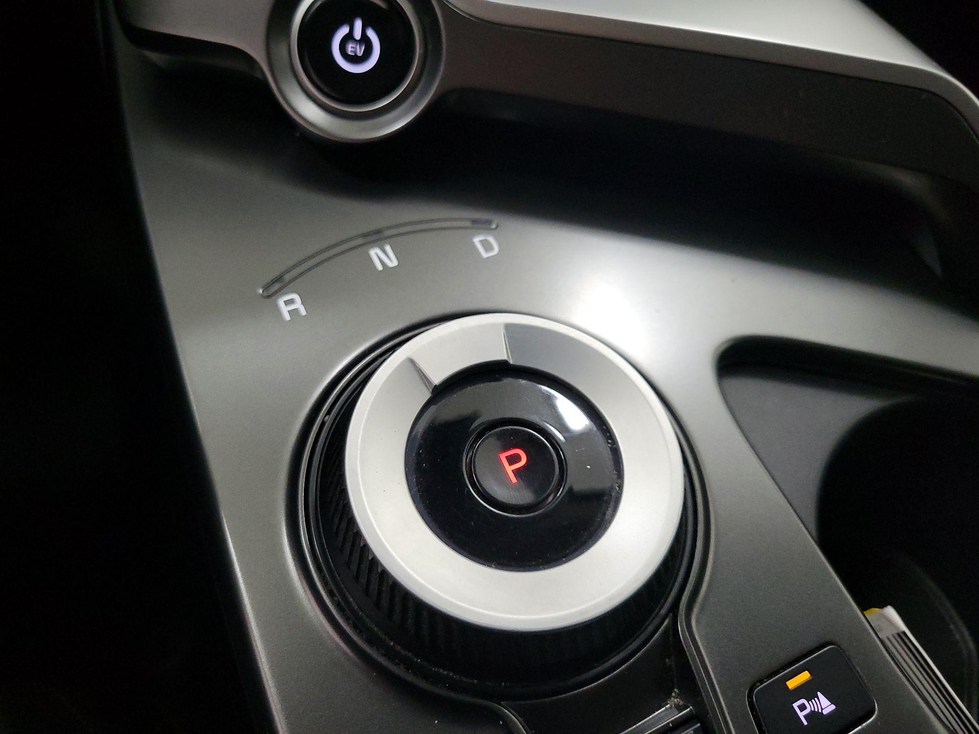 Thumbnail: 2023 Kia EV6 - 18