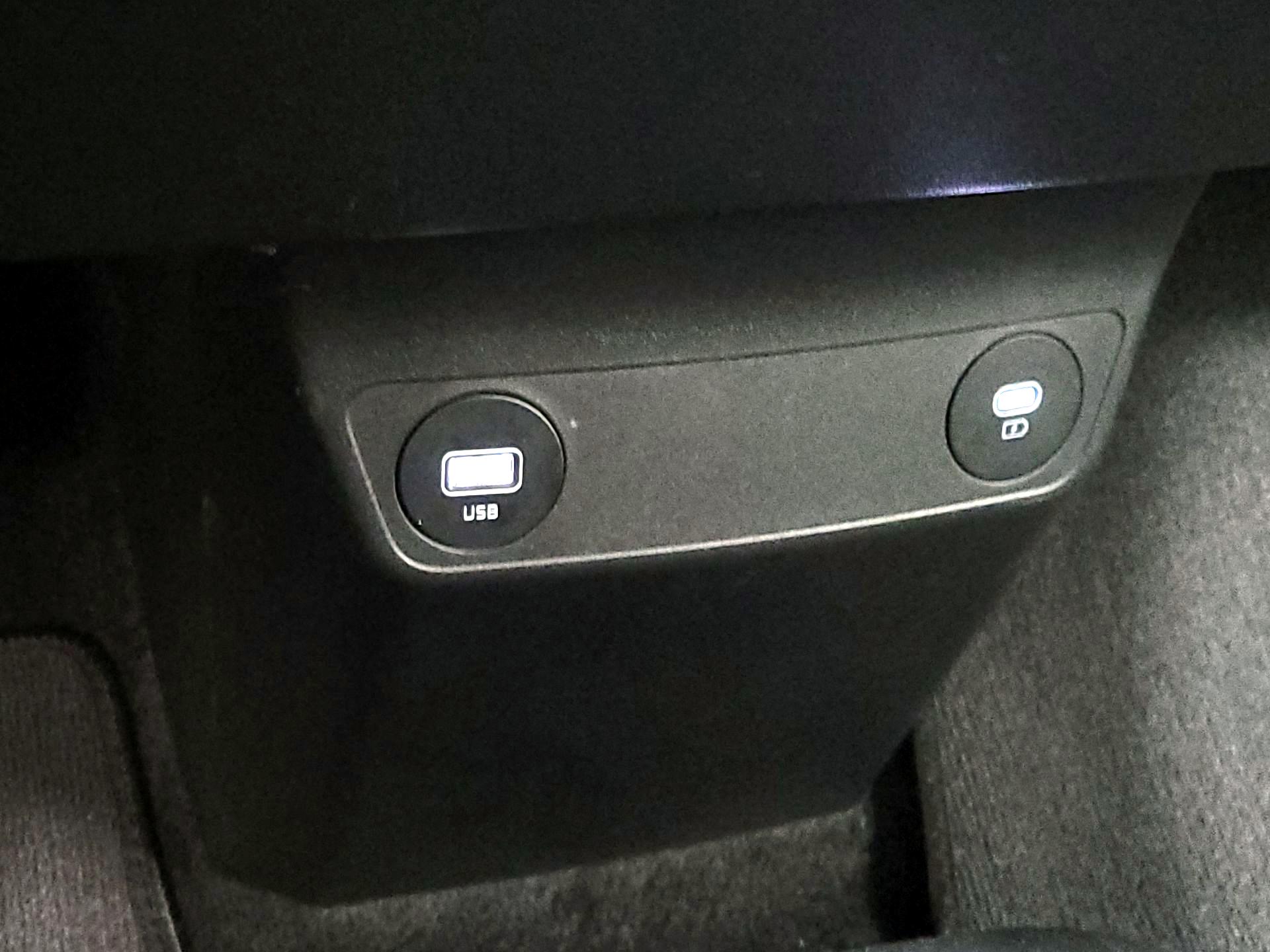 Thumbnail: 2023 Kia EV6 - 19