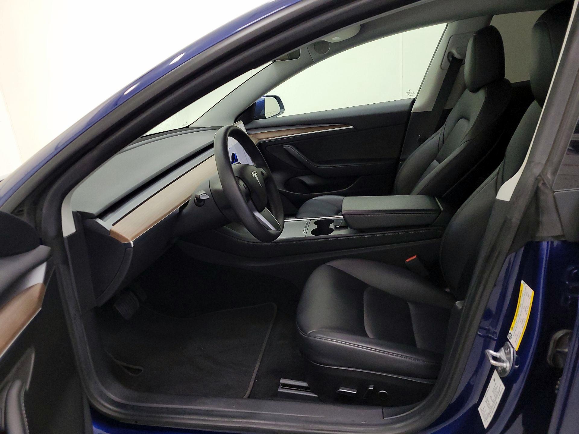 Thumbnail: 2022 Tesla Model 3 - 11