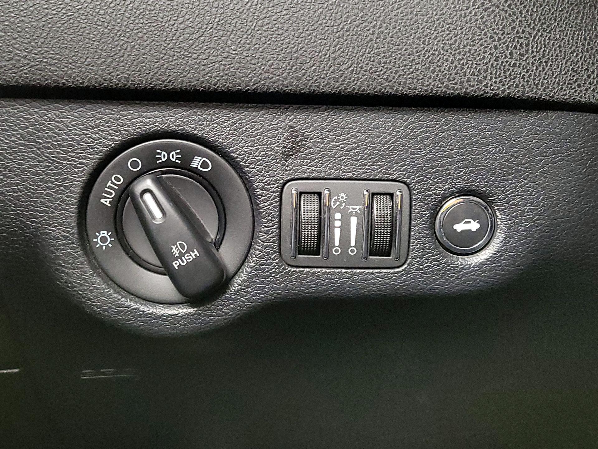 Thumbnail: 2017 Dodge Charger - 13