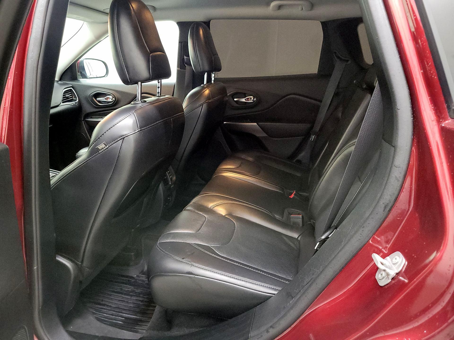 Thumbnail: 2020 Jeep Cherokee - 19