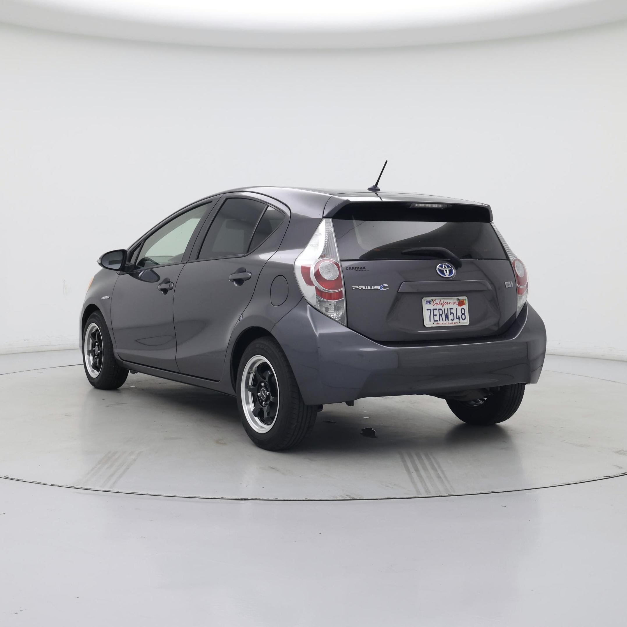 Thumbnail: 2014 Toyota Prius c - 2