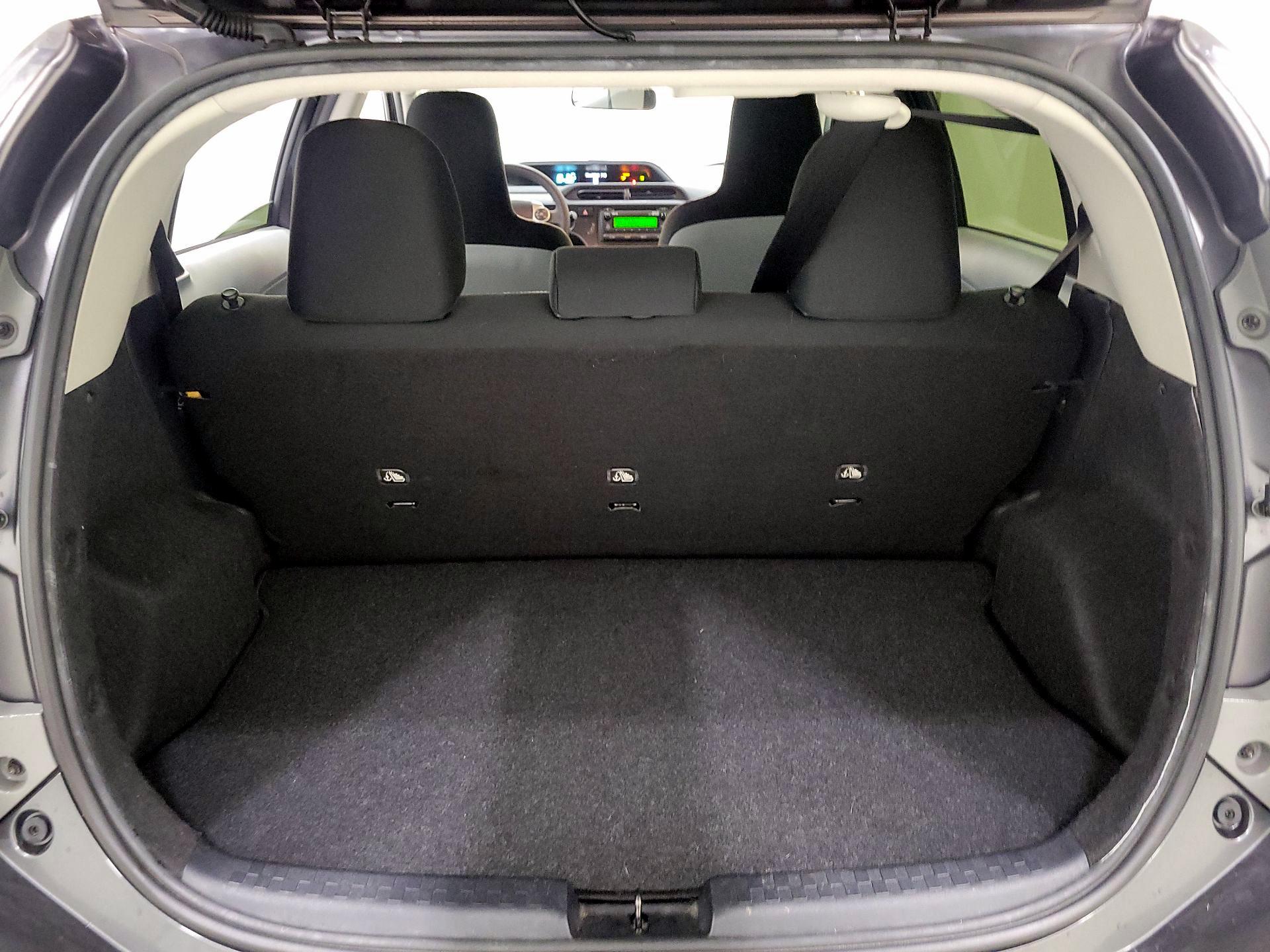 Thumbnail: 2014 Toyota Prius c - 19