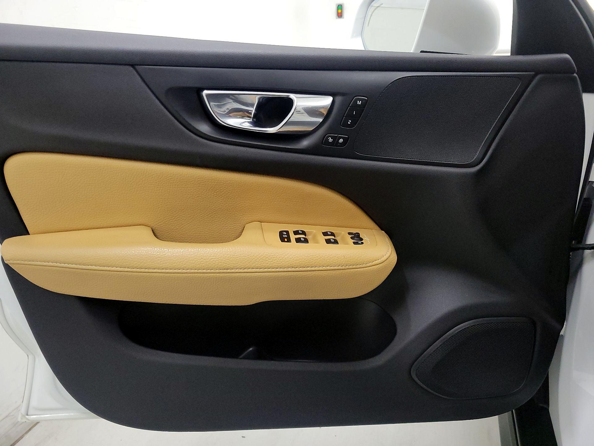 Thumbnail: 2020 Volvo S60 - 12