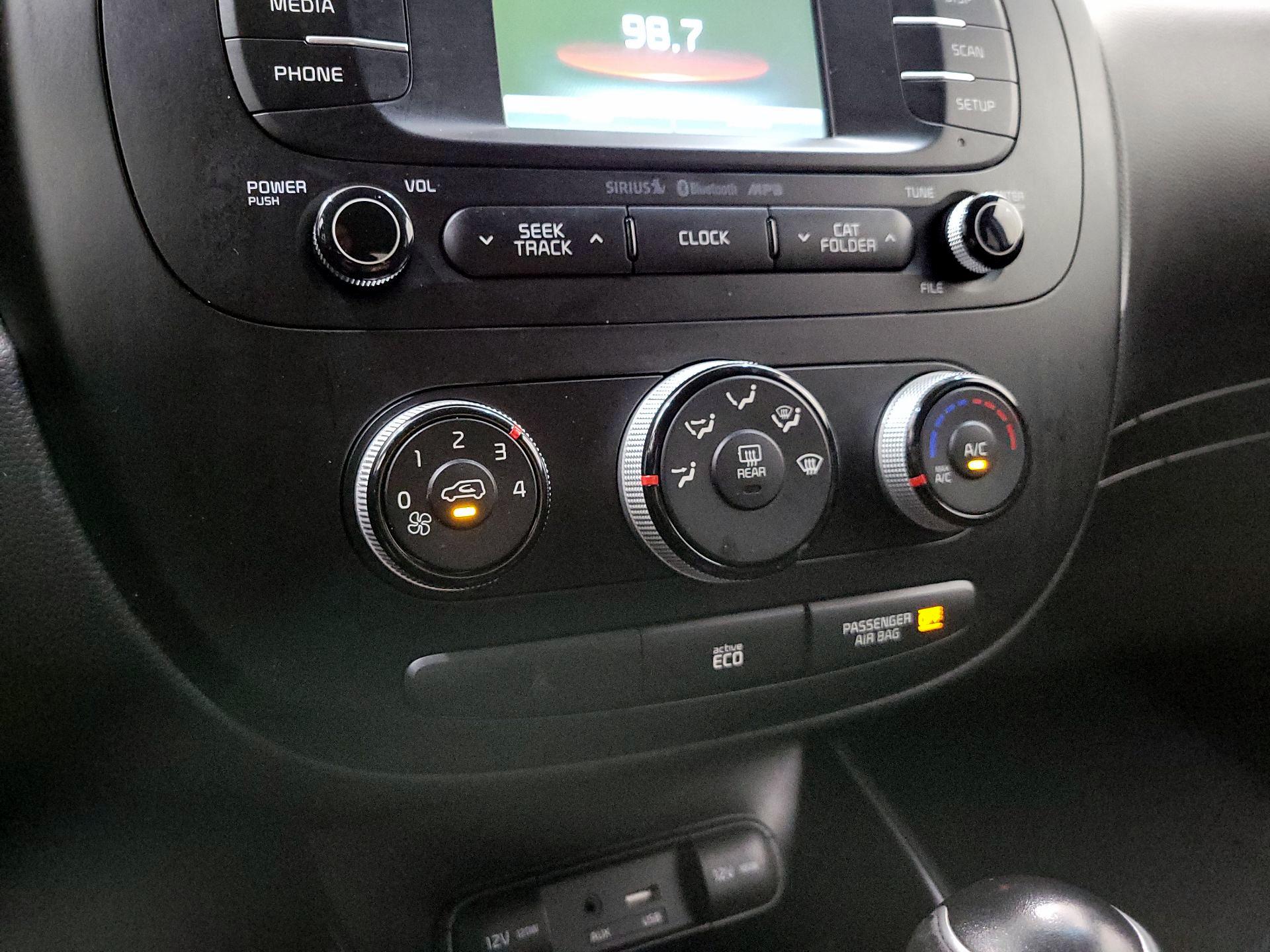 Thumbnail: 2016 Kia Soul - 16