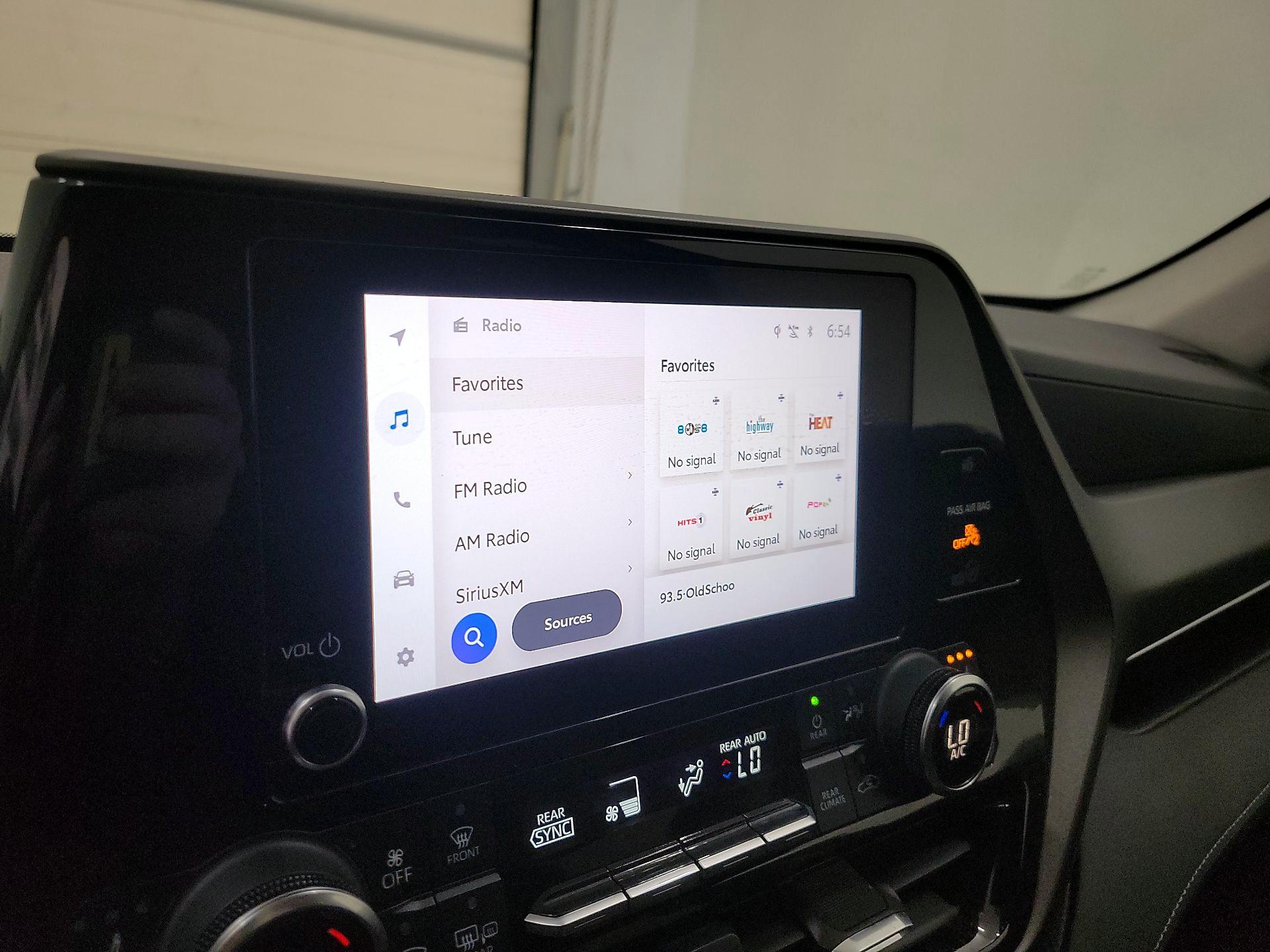 Thumbnail: 2023 Toyota Highlander - 15