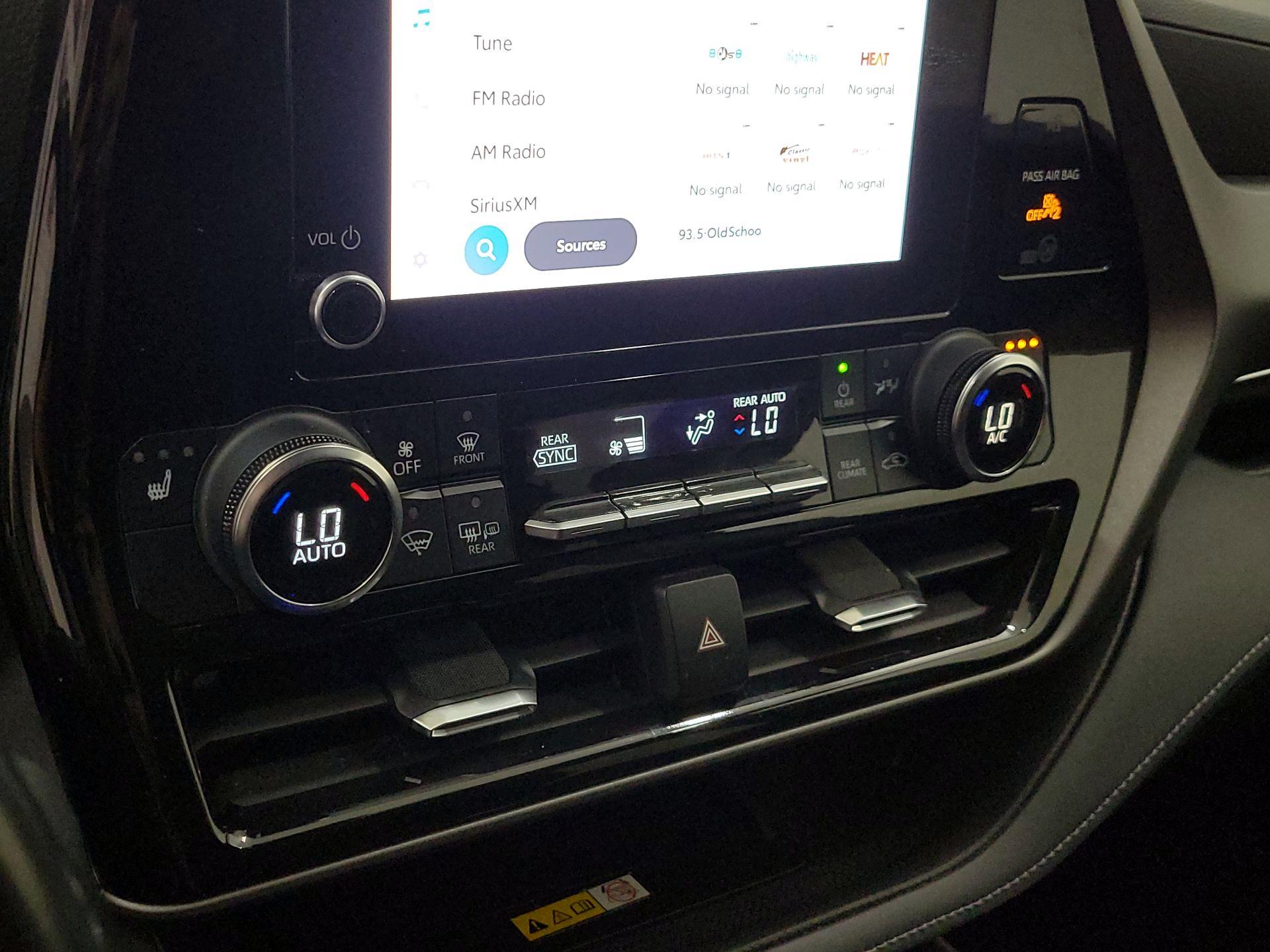 Thumbnail: 2023 Toyota Highlander - 16