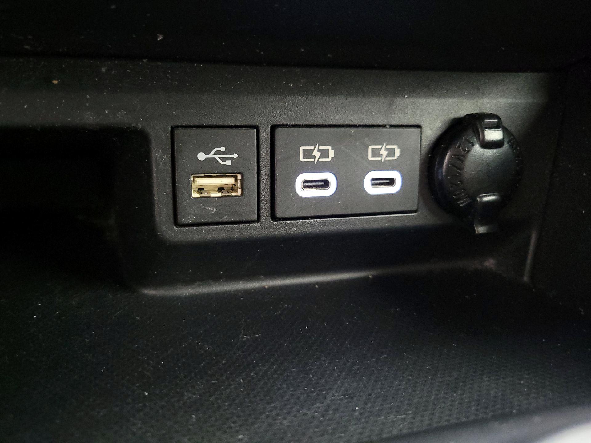 Thumbnail: 2023 Toyota Highlander - 18