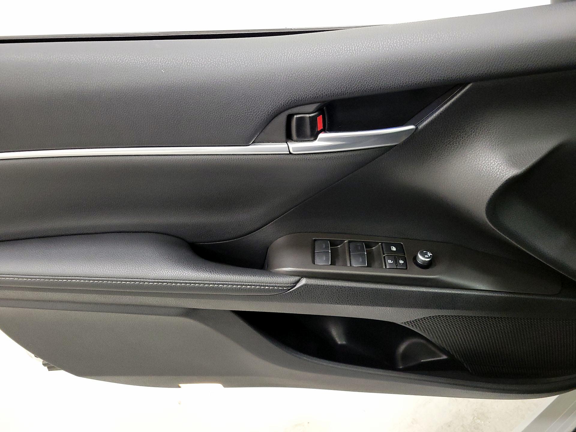 Thumbnail: 2023 Toyota Camry - 12