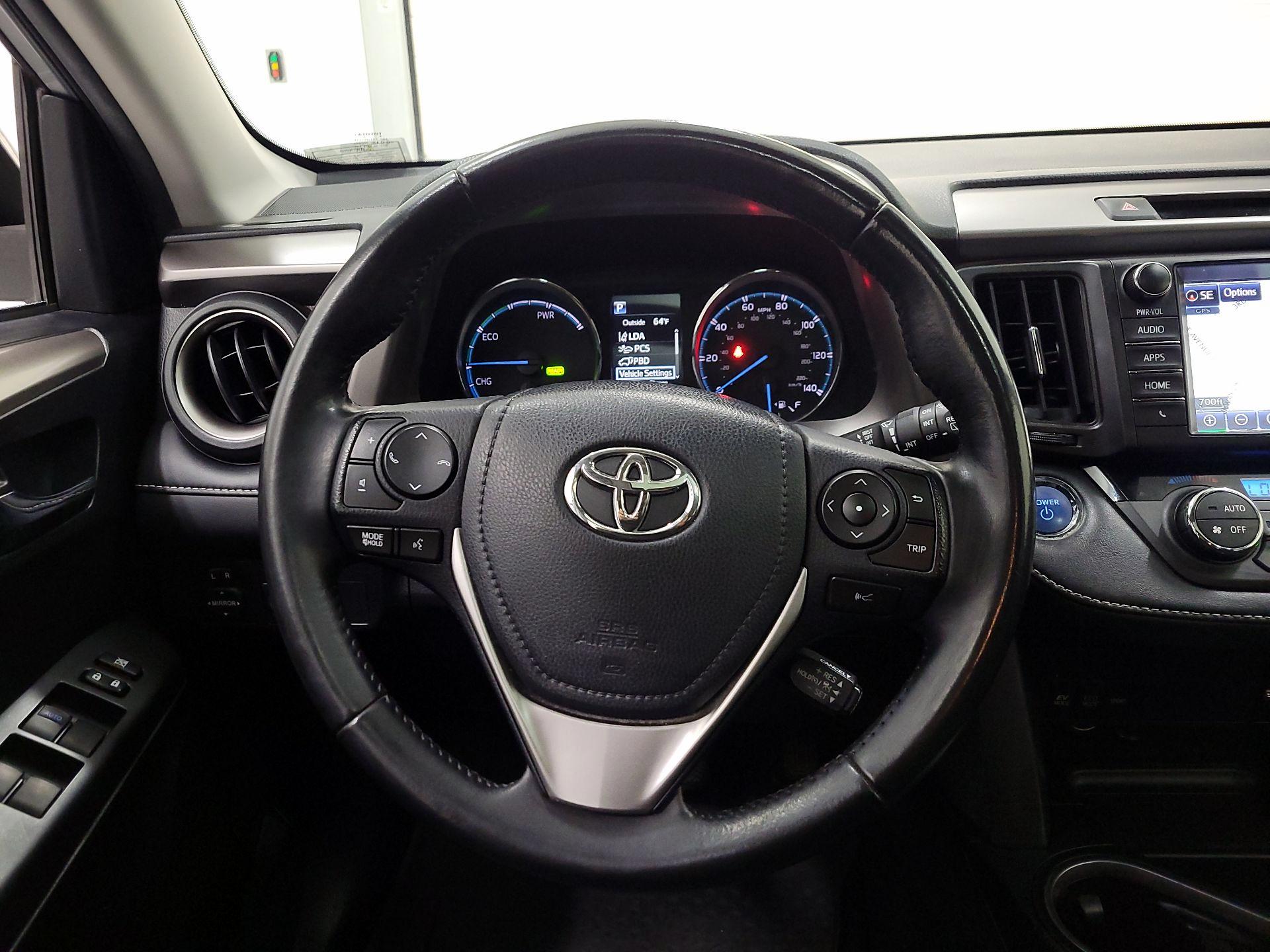 Thumbnail: 2018 Toyota RAV4 - 10