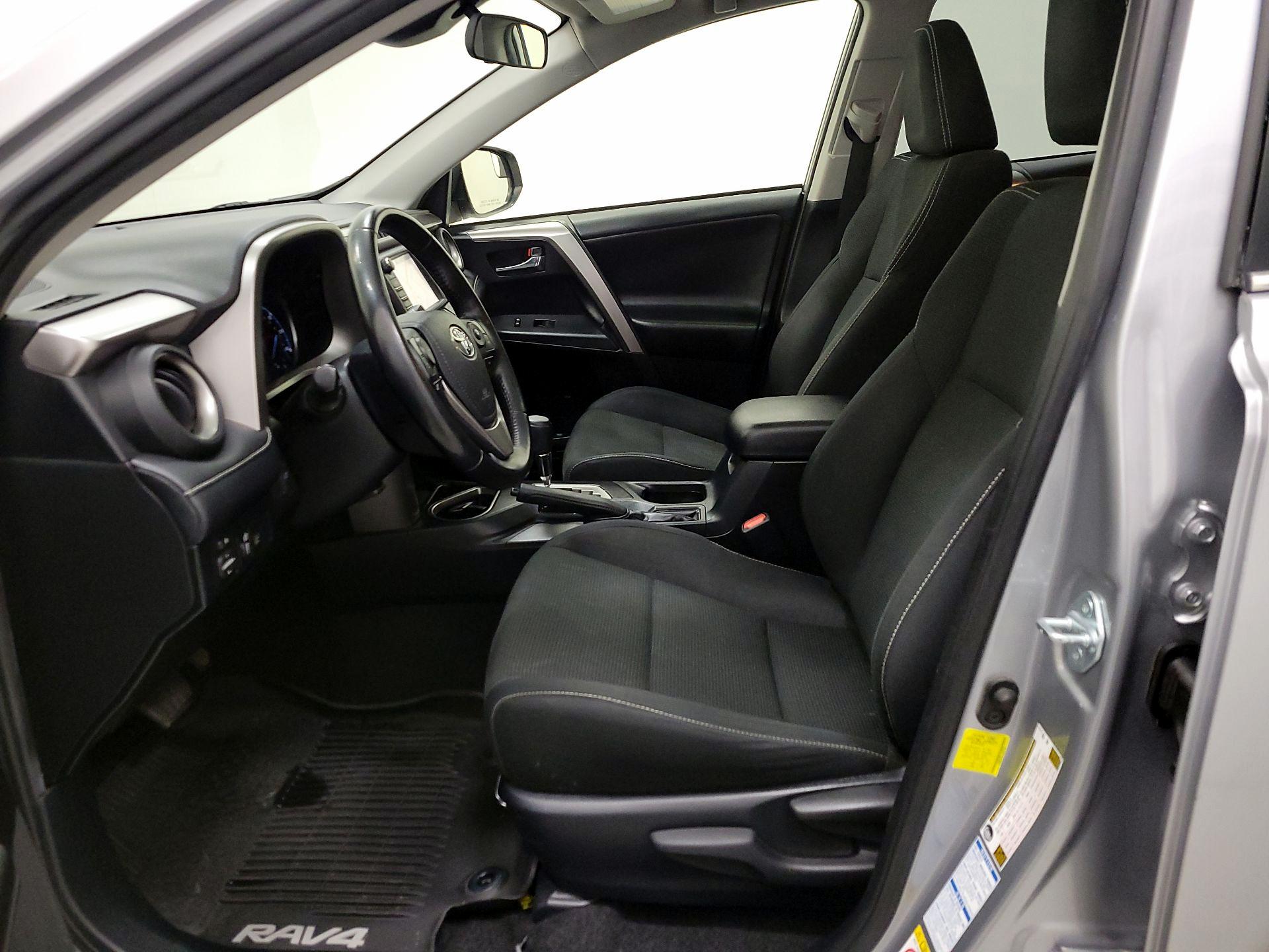 Thumbnail: 2018 Toyota RAV4 - 11