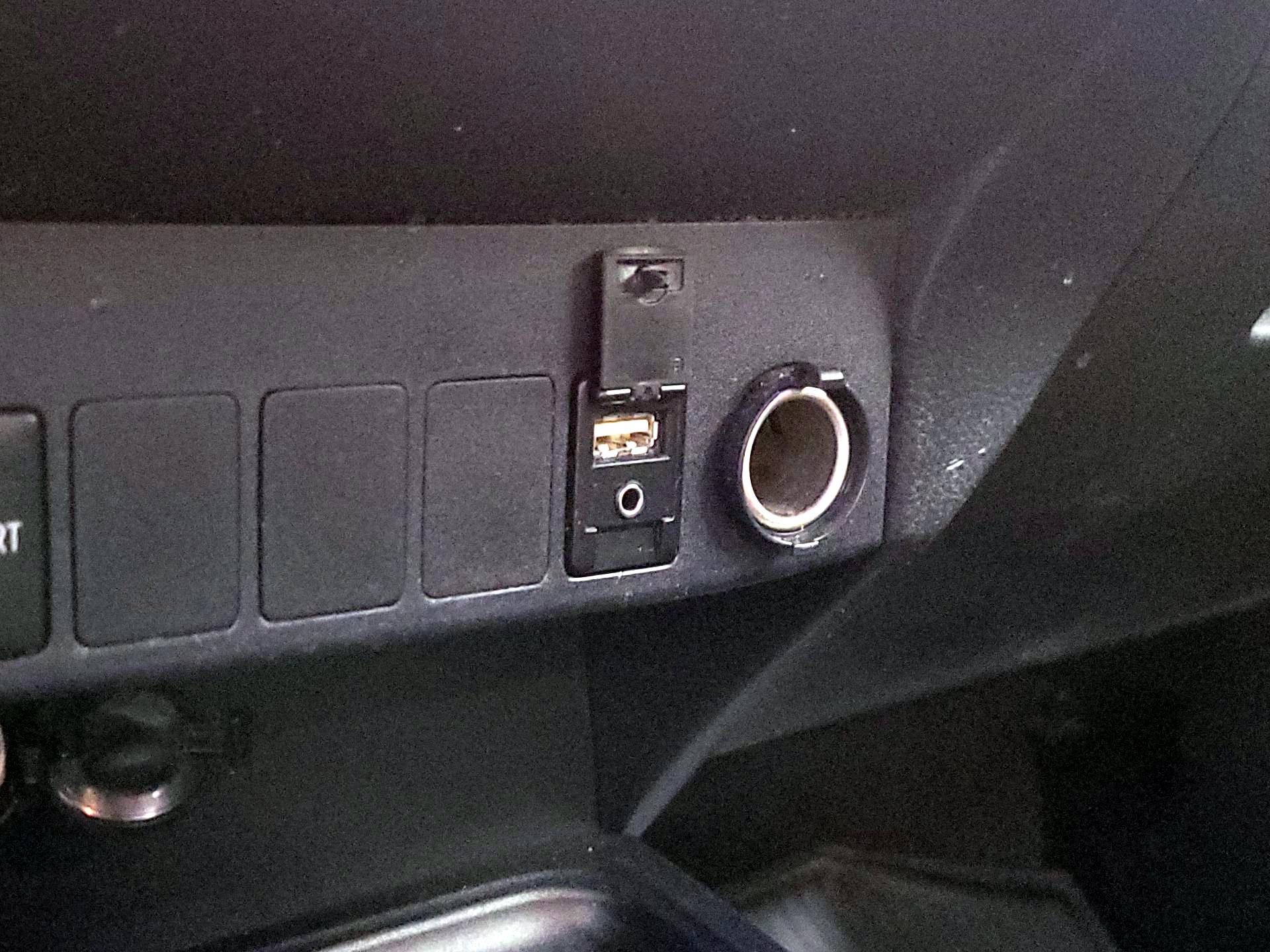 Thumbnail: 2018 Toyota RAV4 - 19