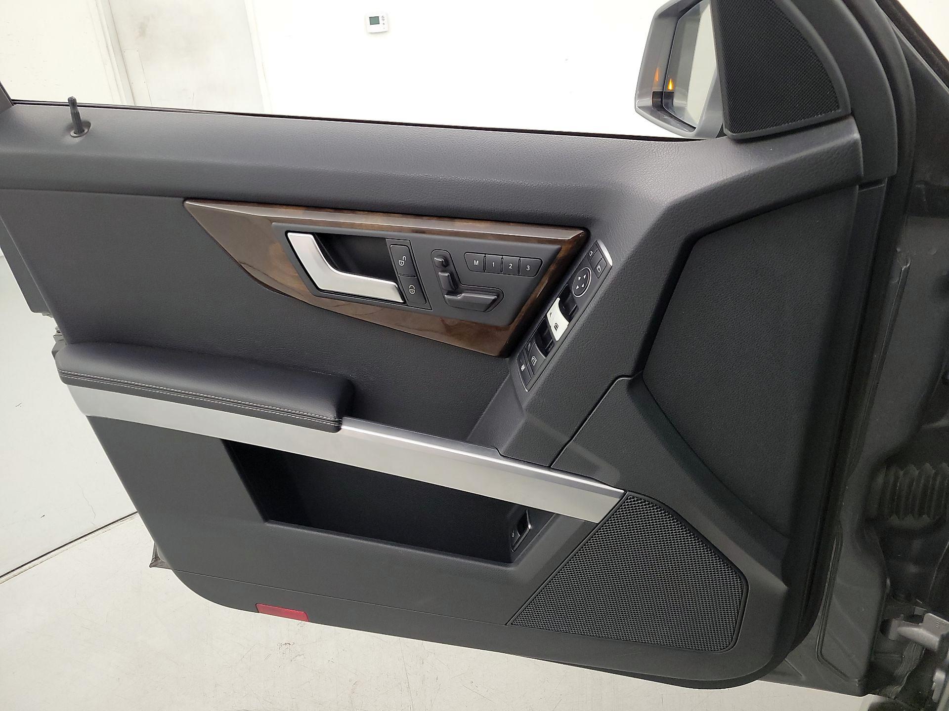 Thumbnail: 2015 Mercedes-Benz GLK - 12