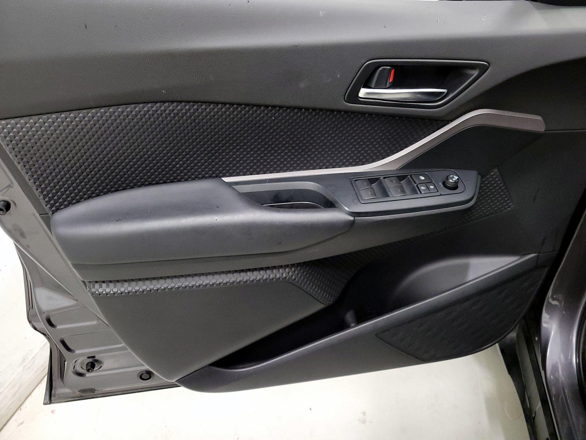 Thumbnail: 2021 Toyota C-HR - 12