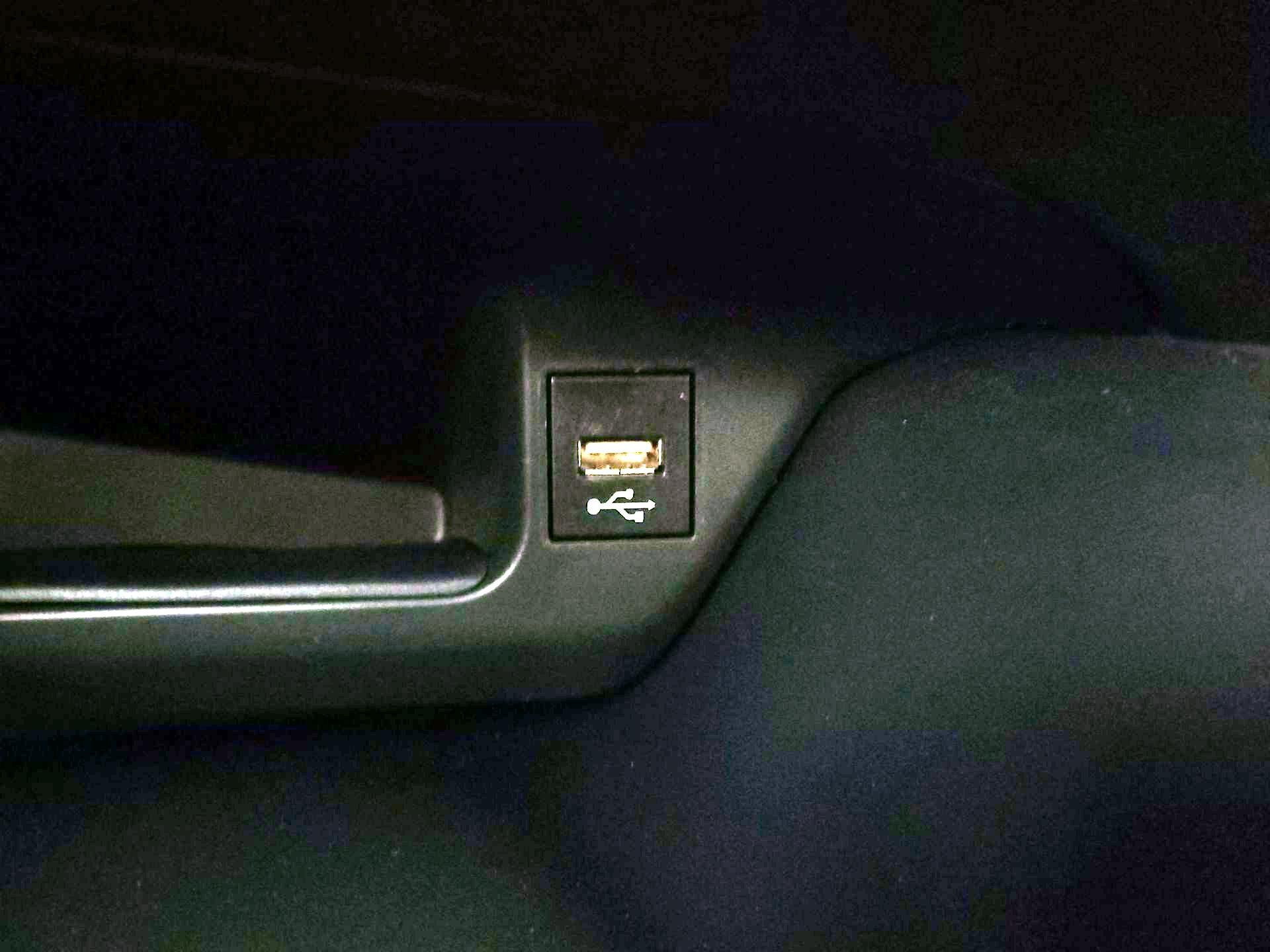 Thumbnail: 2021 Toyota C-HR - 17