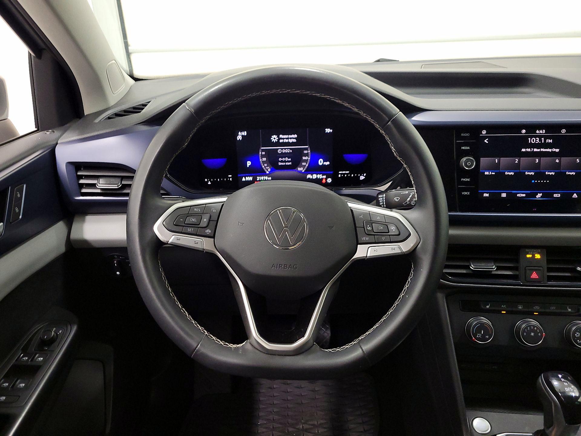 Thumbnail: 2022 Volkswagen Taos - 10