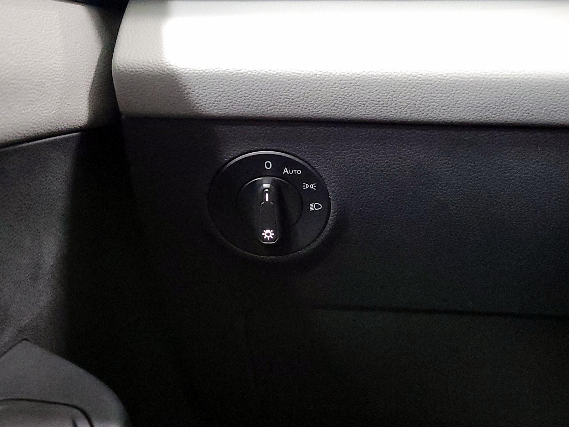 Thumbnail: 2022 Volkswagen Taos - 13