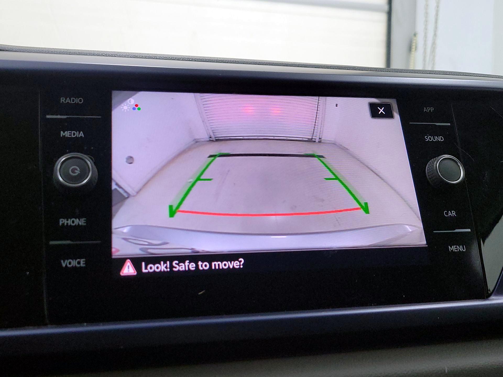 Thumbnail: 2022 Volkswagen Taos - 14