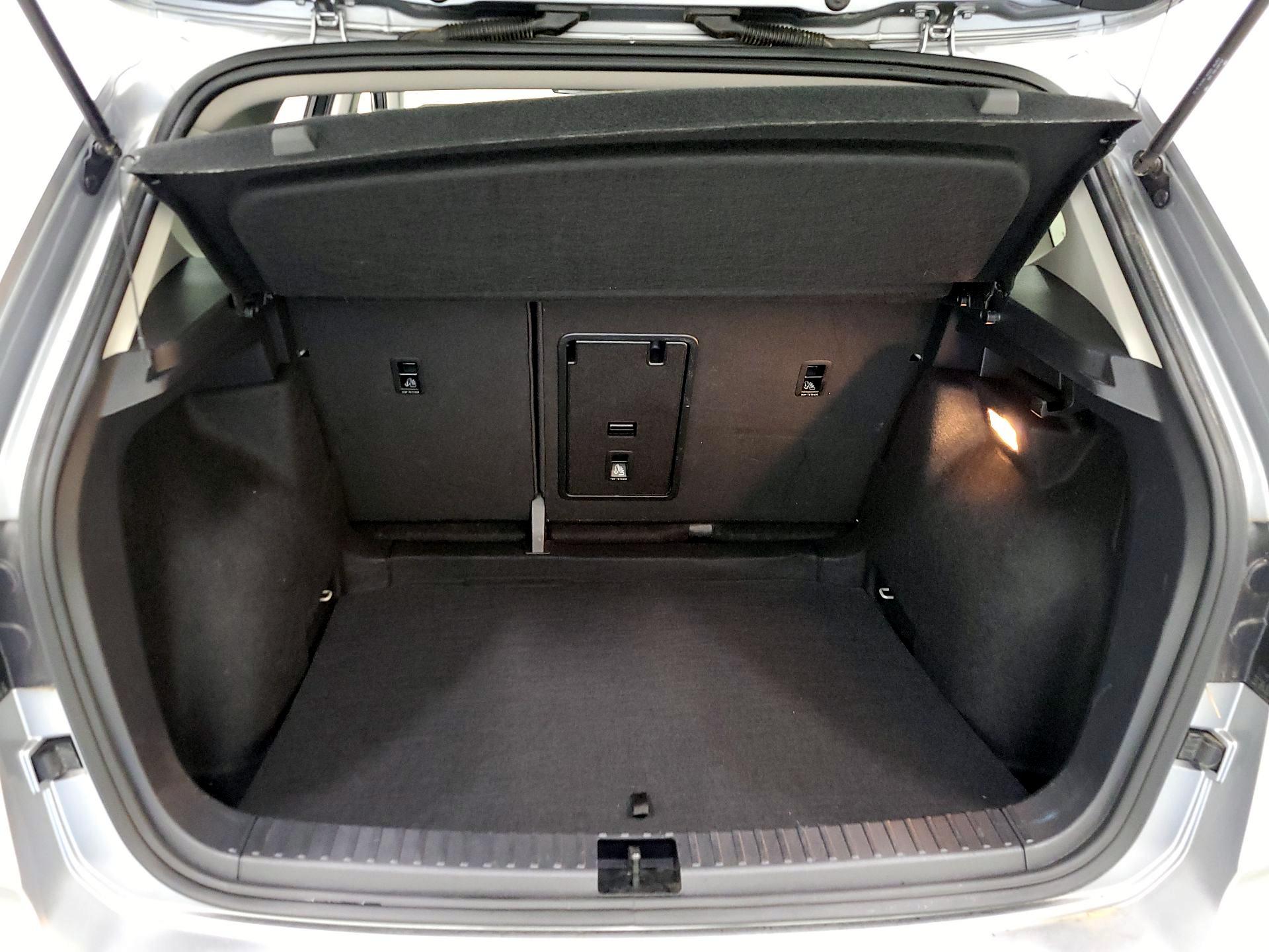 Thumbnail: 2022 Volkswagen Taos - 20