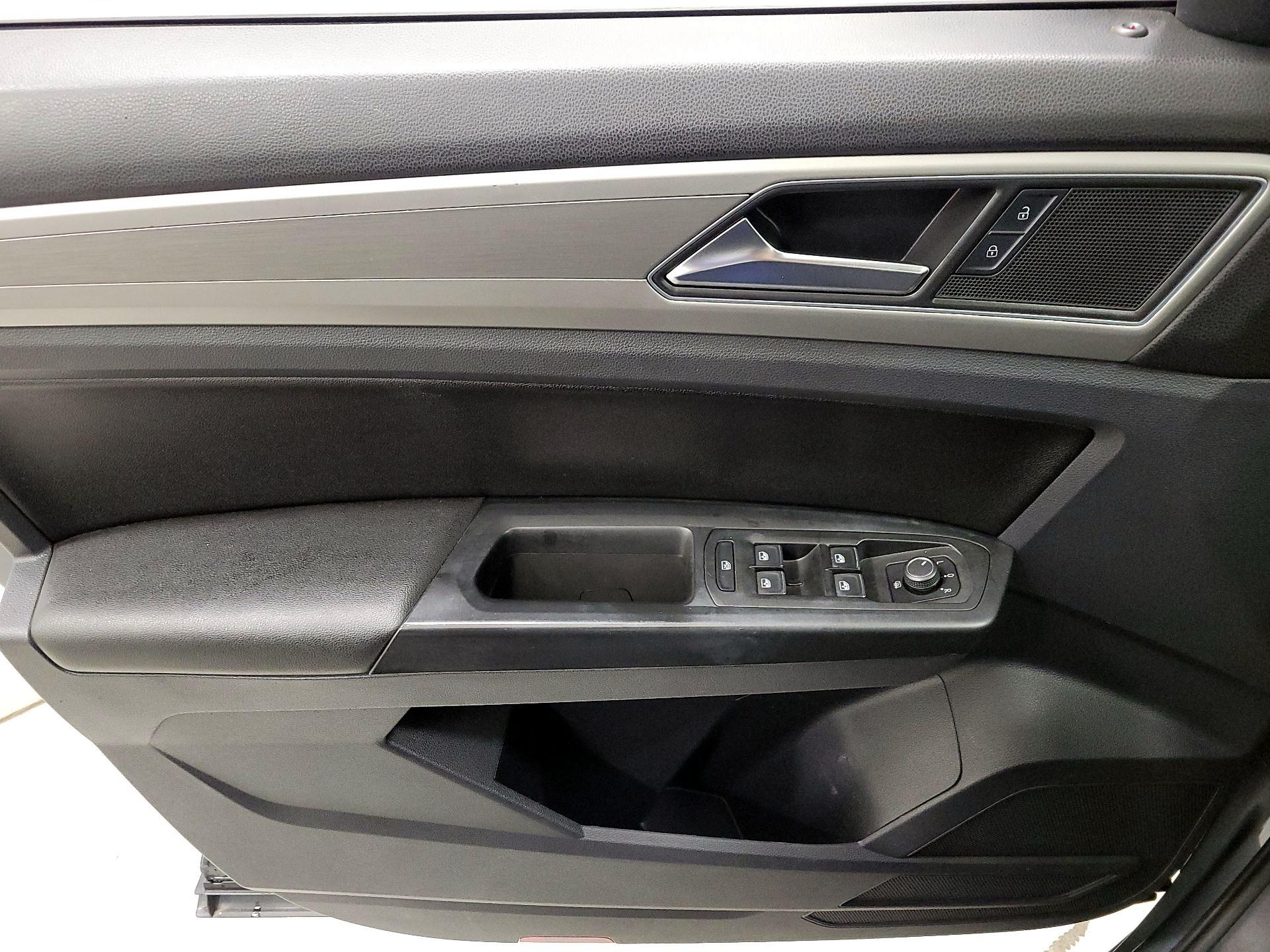 Thumbnail: 2018 Volkswagen Atlas - 12