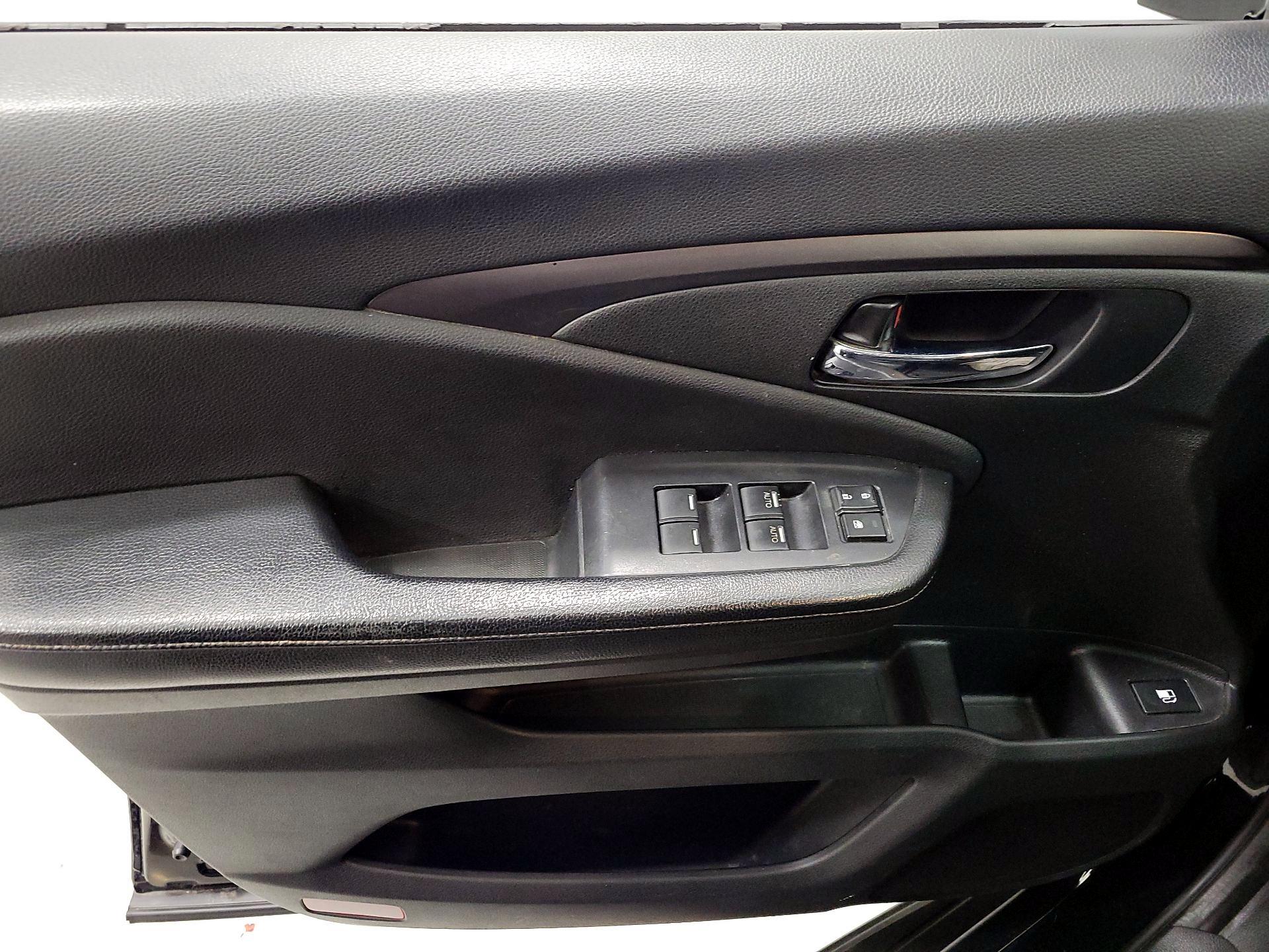 Thumbnail: 2017 Honda Ridgeline - 12