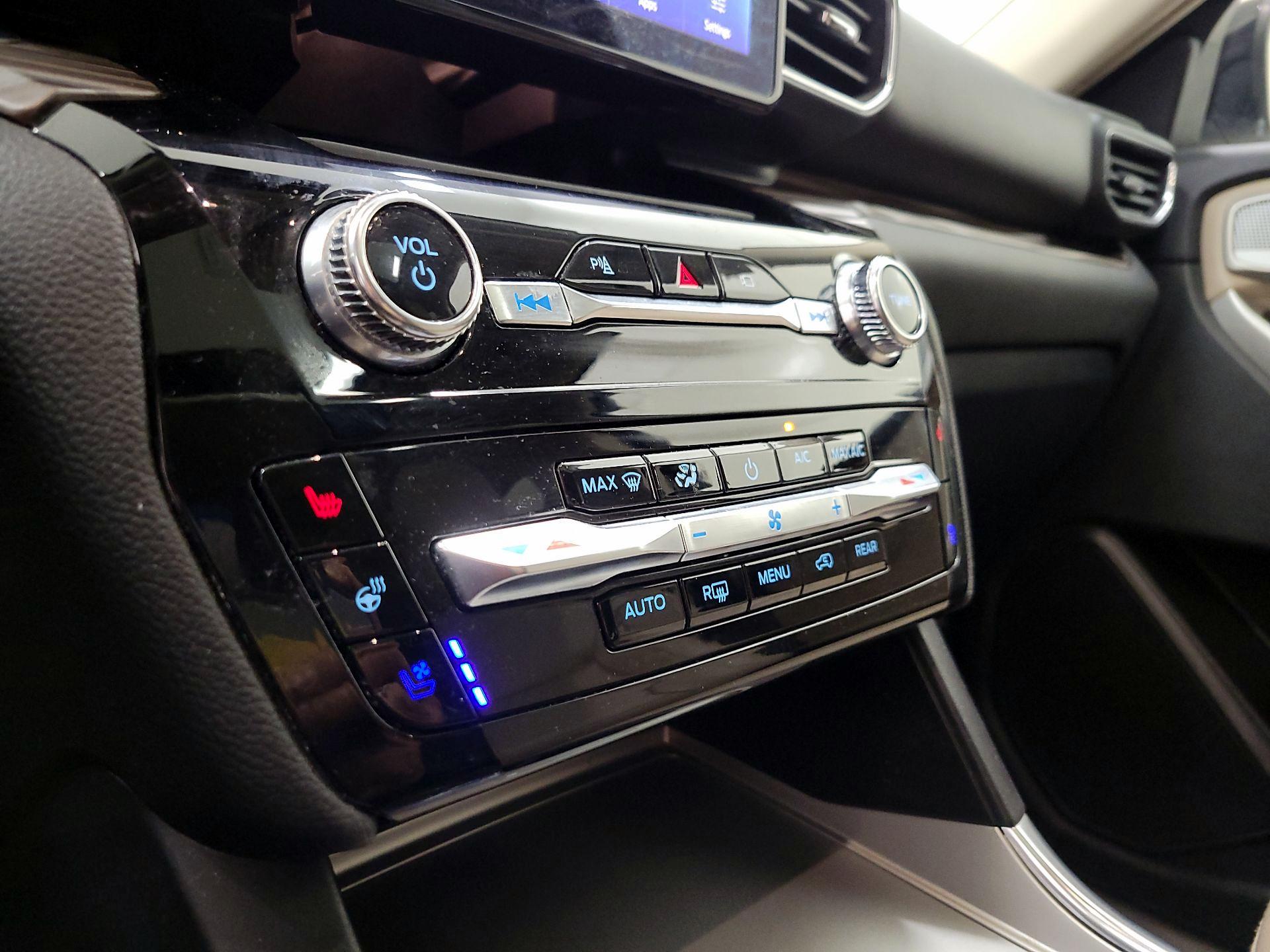 Thumbnail: 2022 Ford Explorer - 17