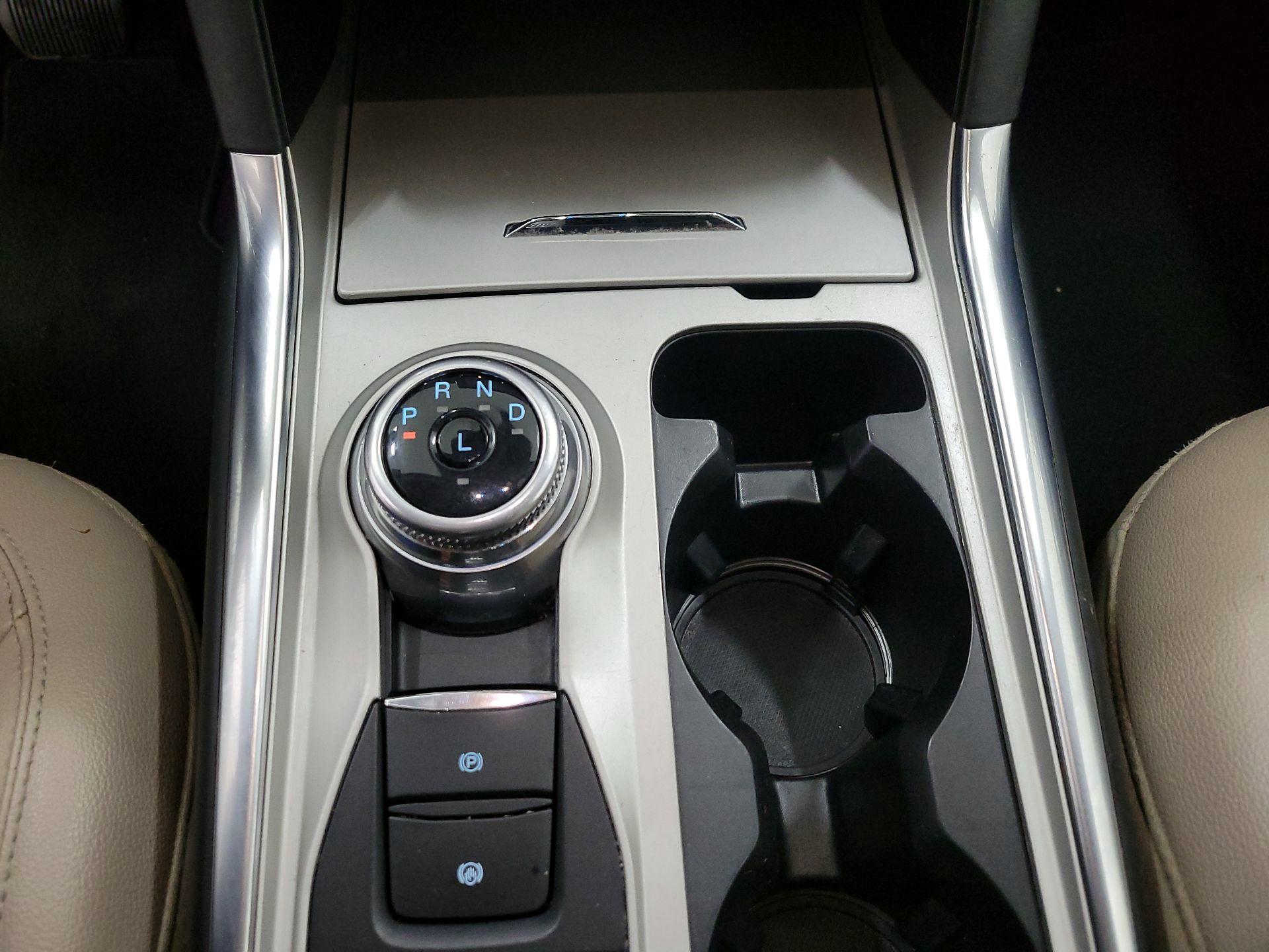 Thumbnail: 2022 Ford Explorer - 18