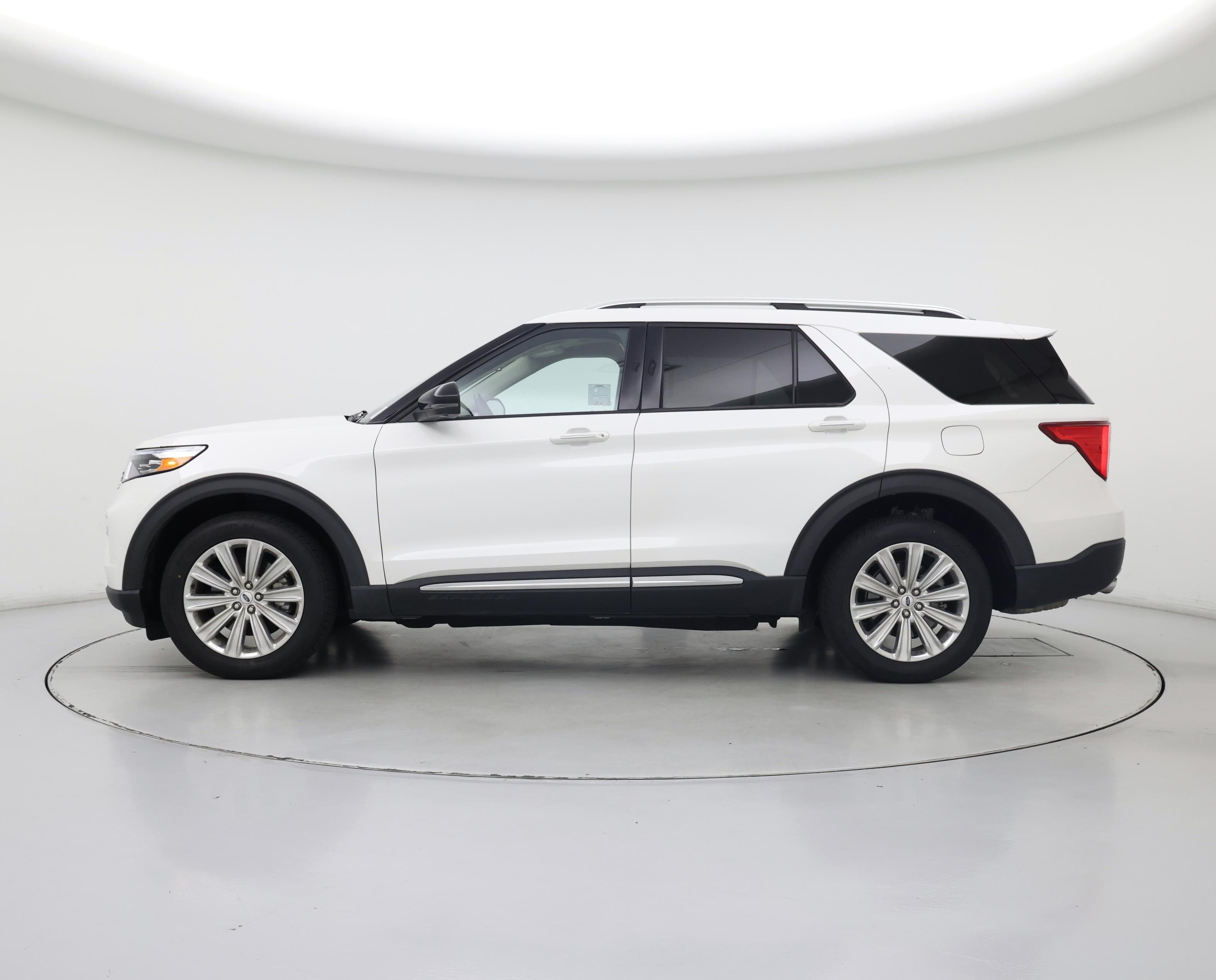 Thumbnail: 2022 Ford Explorer - 3