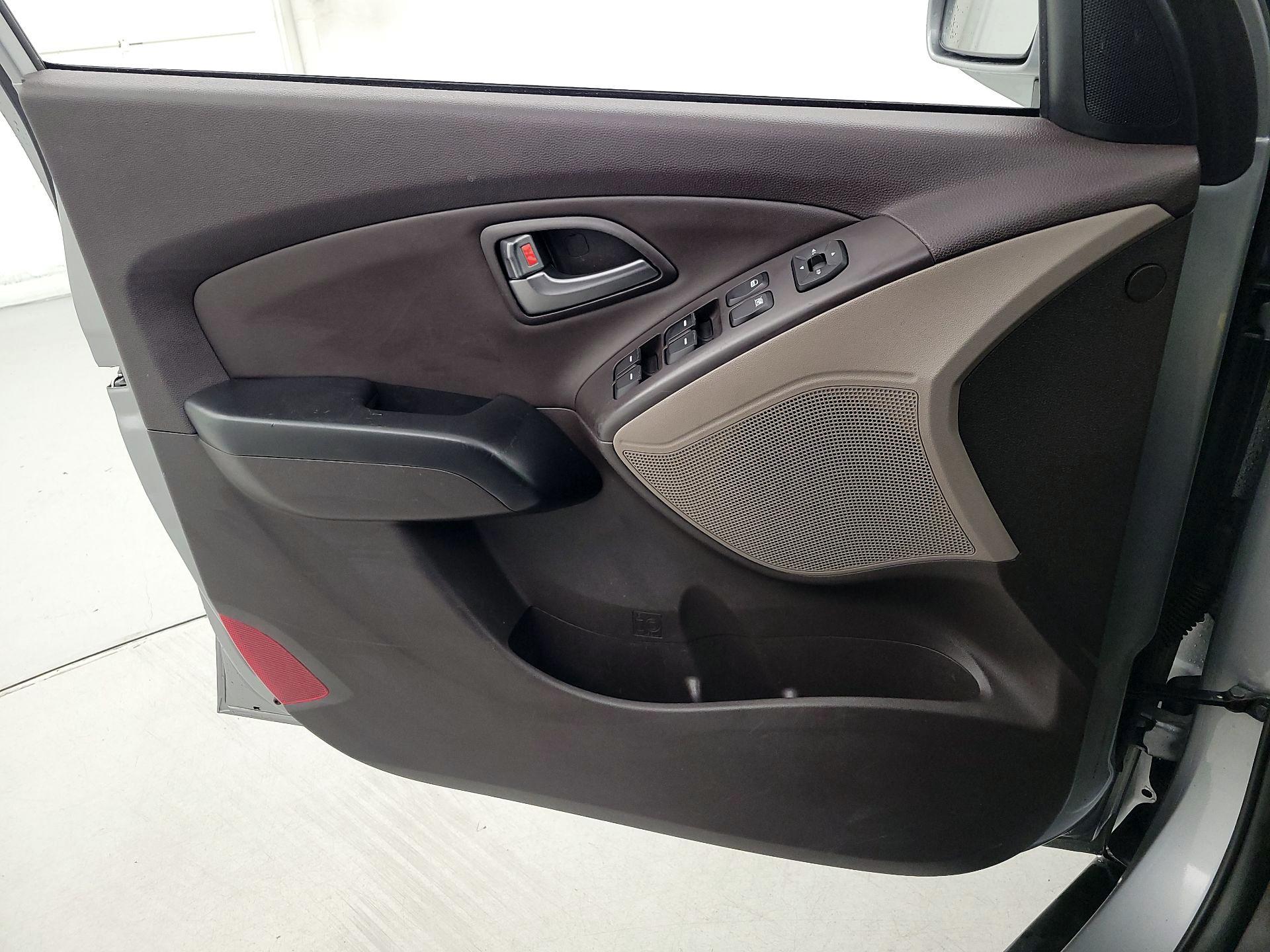 Thumbnail: 2014 Hyundai Tucson - 12