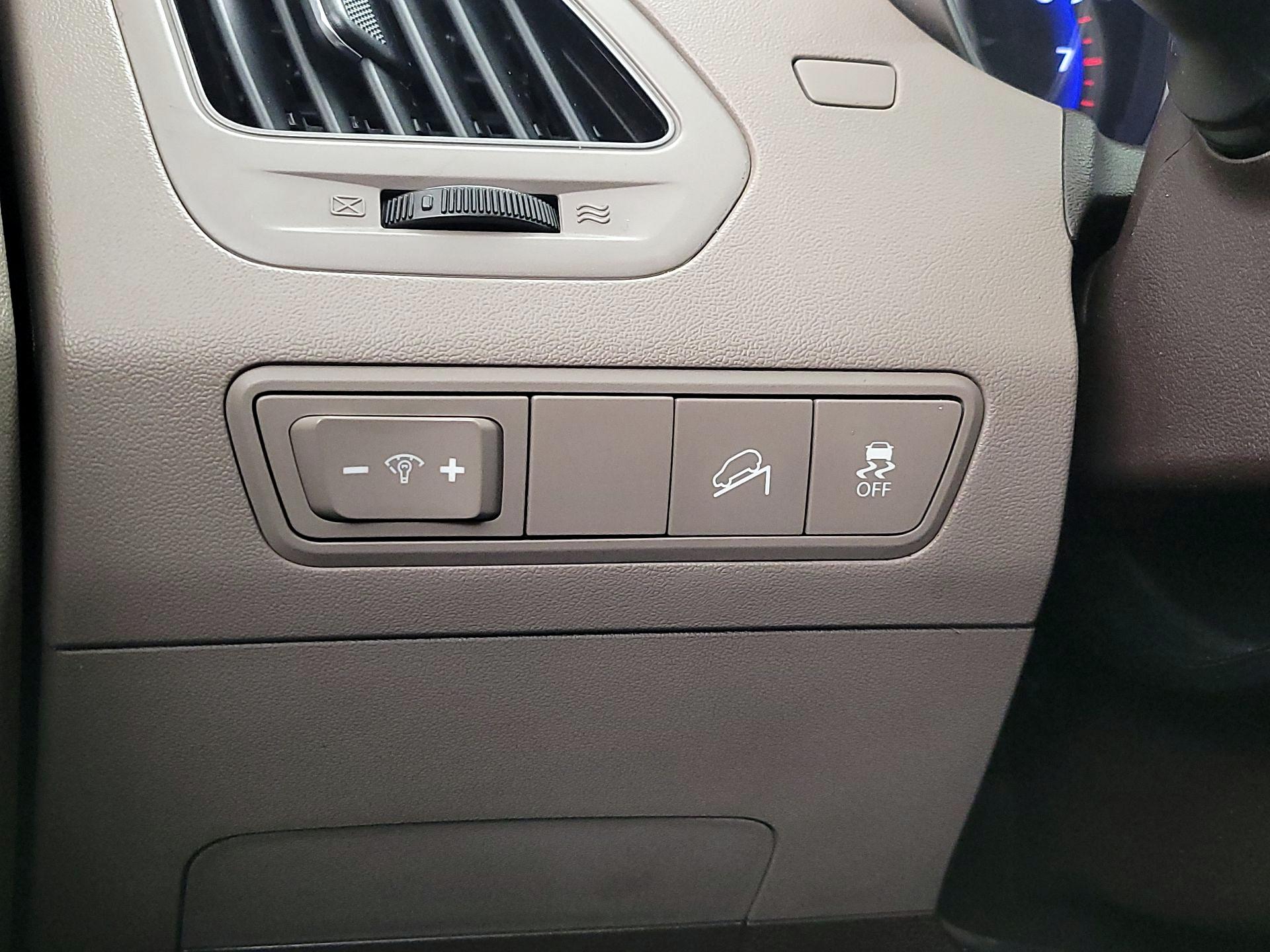 Thumbnail: 2014 Hyundai Tucson - 13