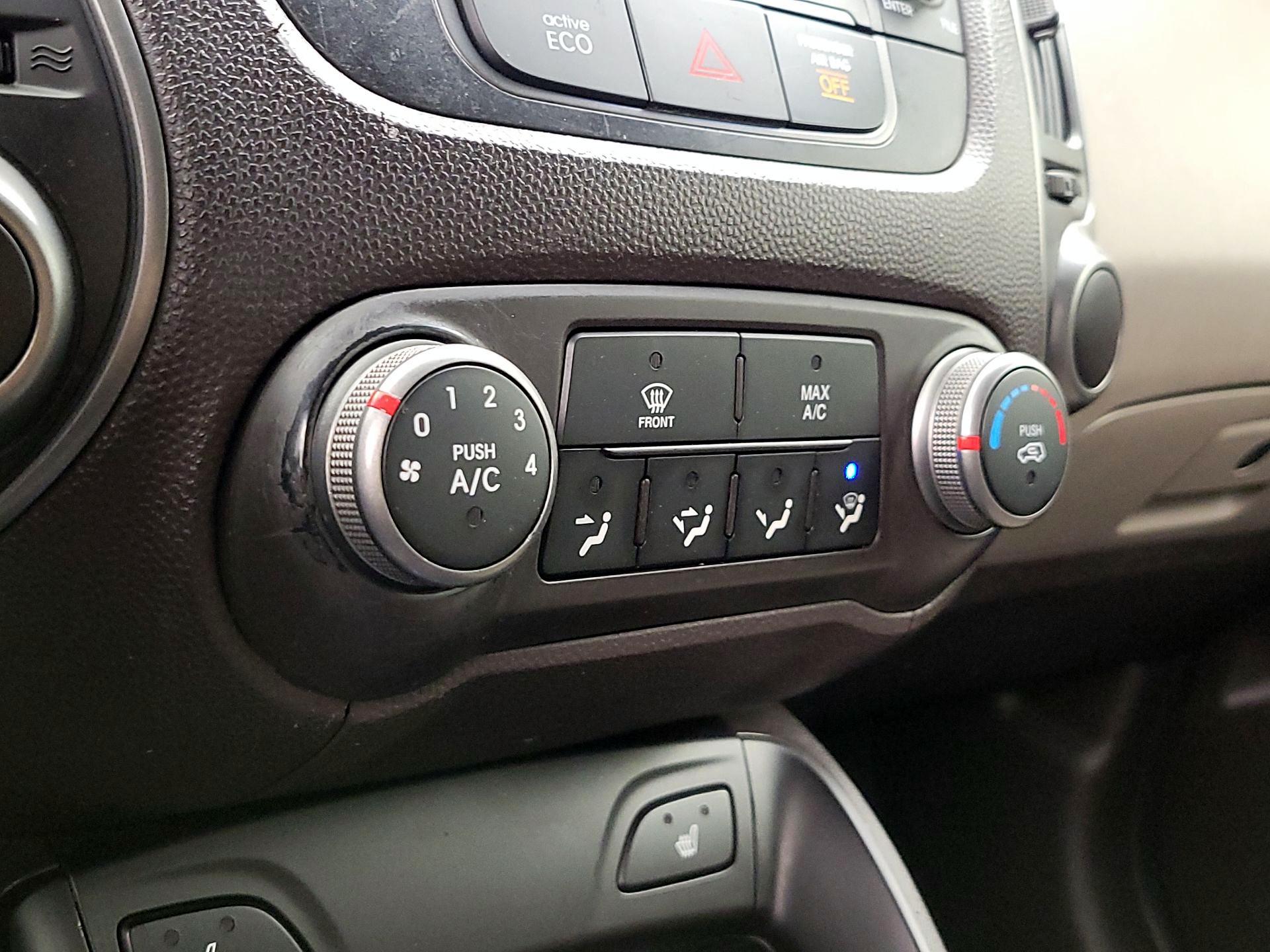 Thumbnail: 2014 Hyundai Tucson - 16