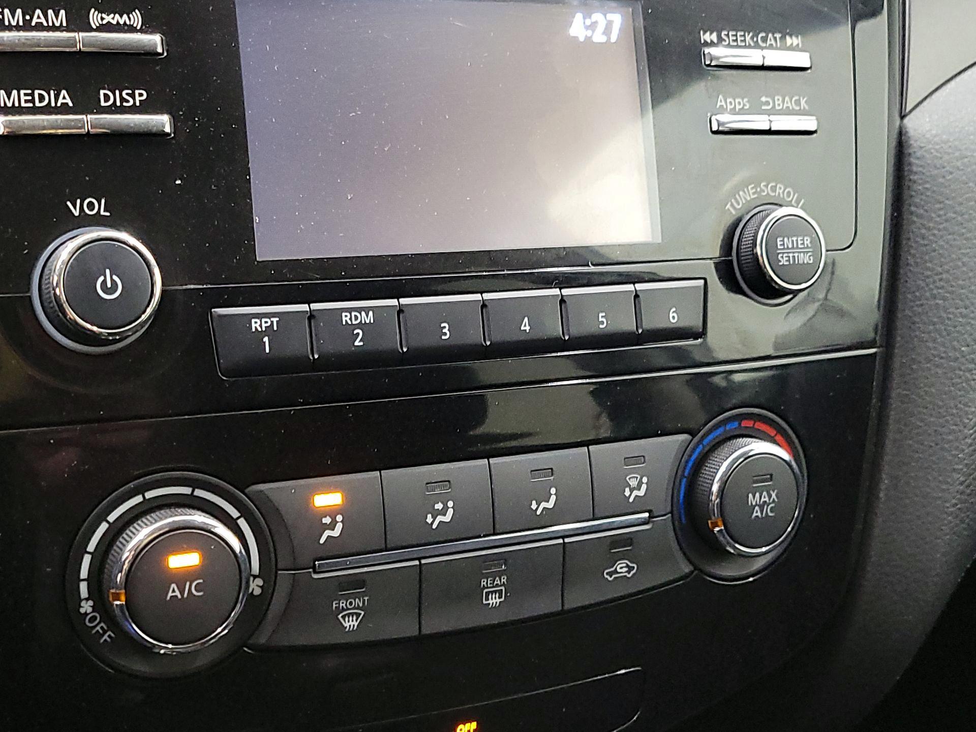 Thumbnail: 2016 Nissan Rogue - 16