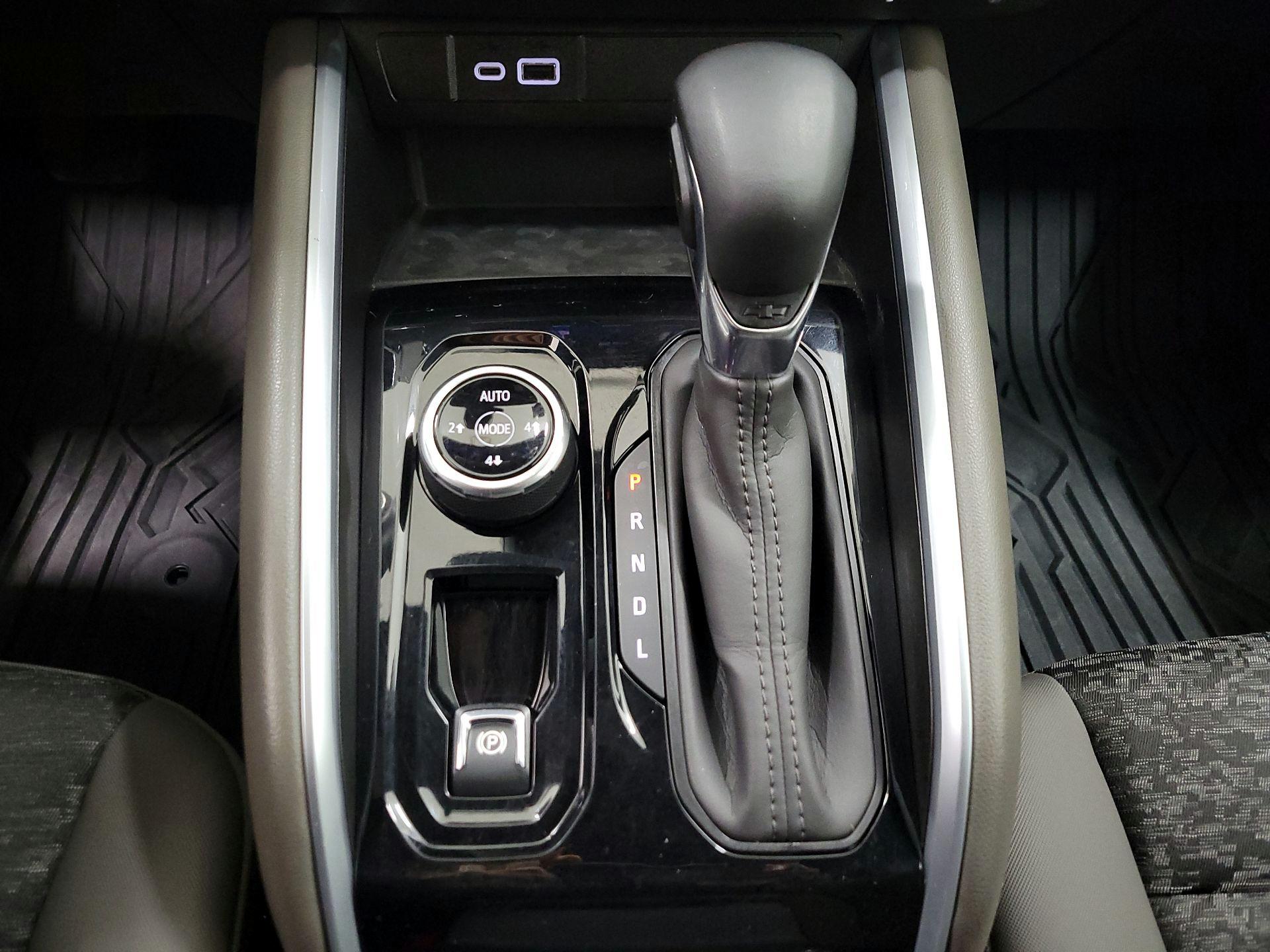 Thumbnail: 2024 Chevrolet Colorado - 17