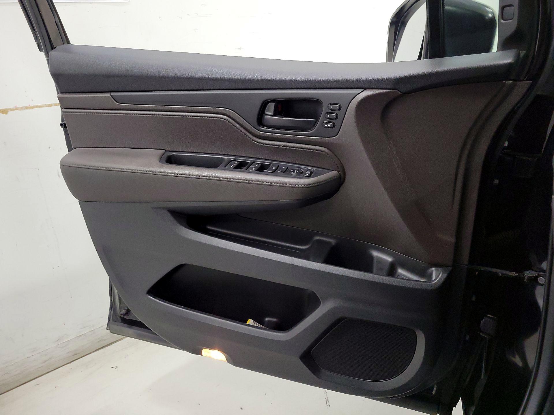 Thumbnail: 2018 Honda Odyssey - 12