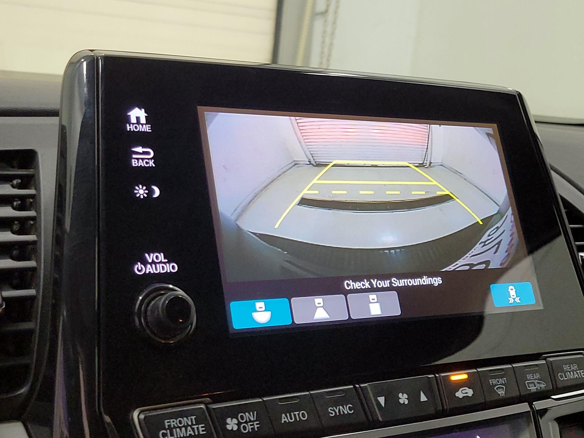 Thumbnail: 2018 Honda Odyssey - 15