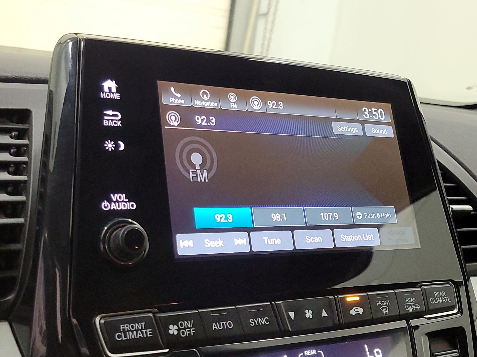 Thumbnail: 2018 Honda Odyssey - 16