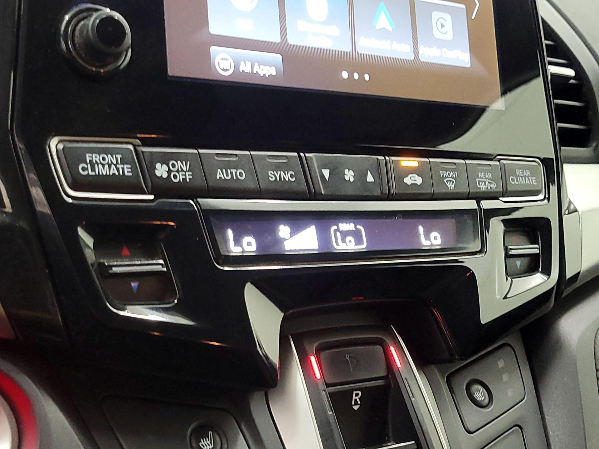 Thumbnail: 2018 Honda Odyssey - 17